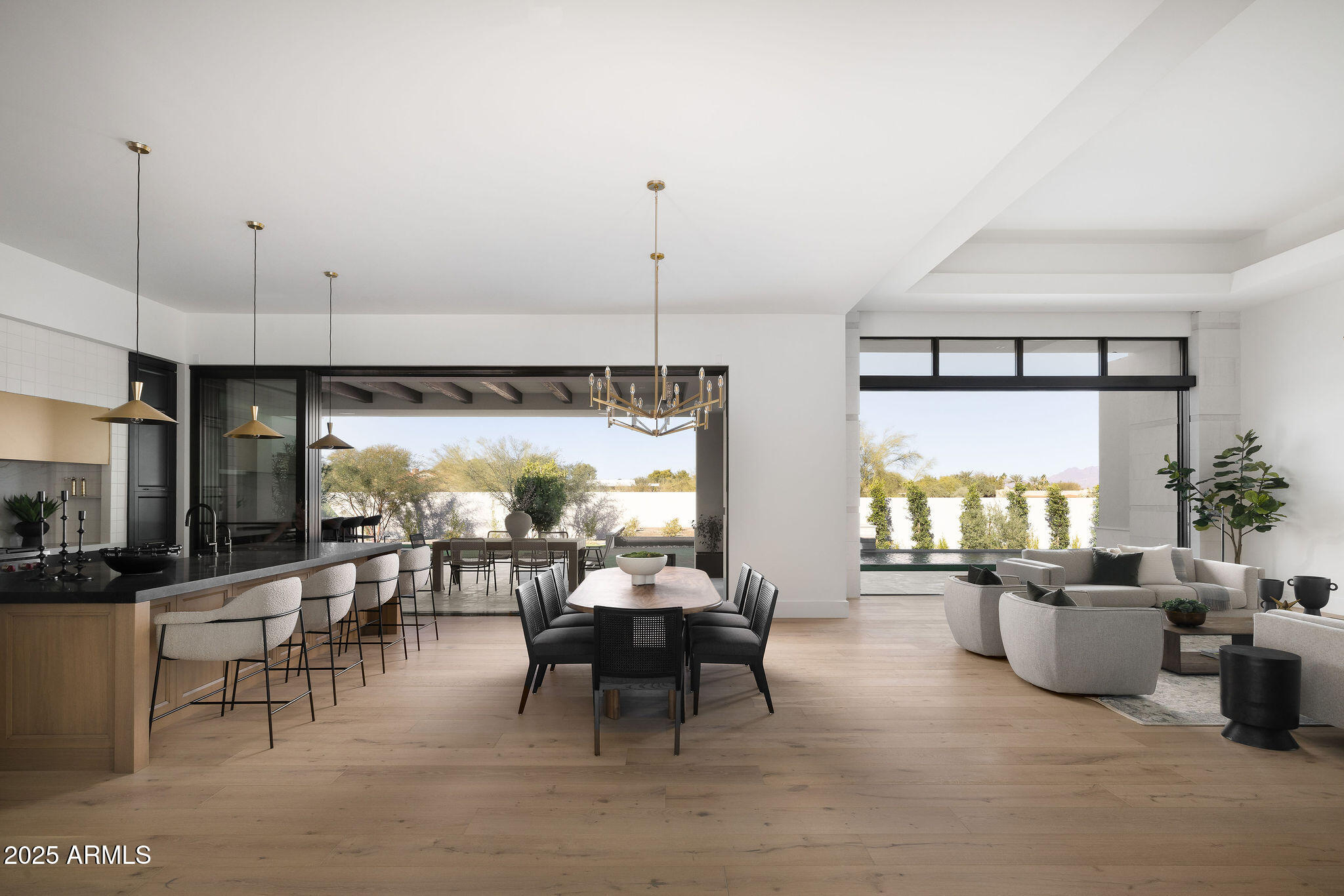 6512 E HUMMINGBIRD Lane