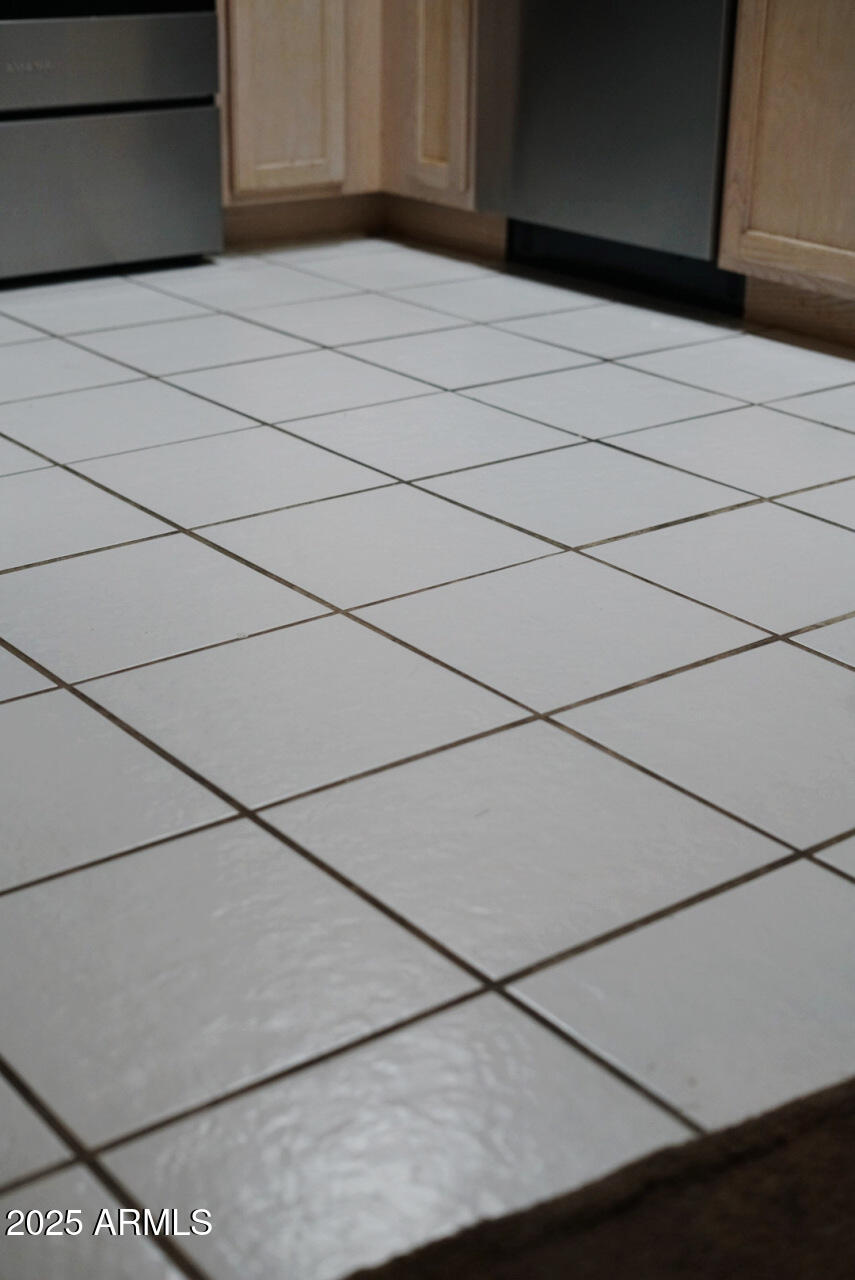 8800 N 107TH Avenue 19