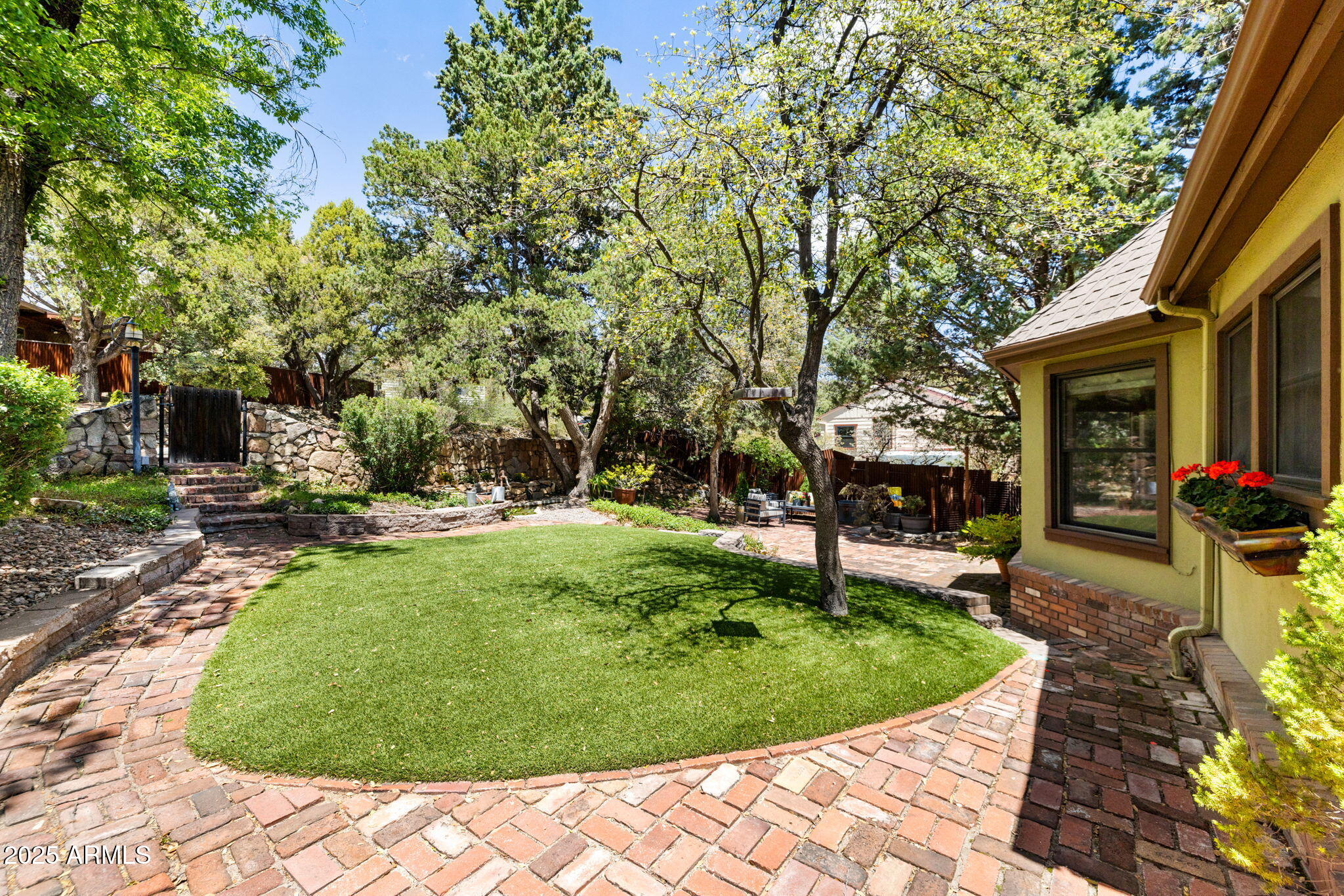Homes 4 543 S HASSAYAMPA Drive