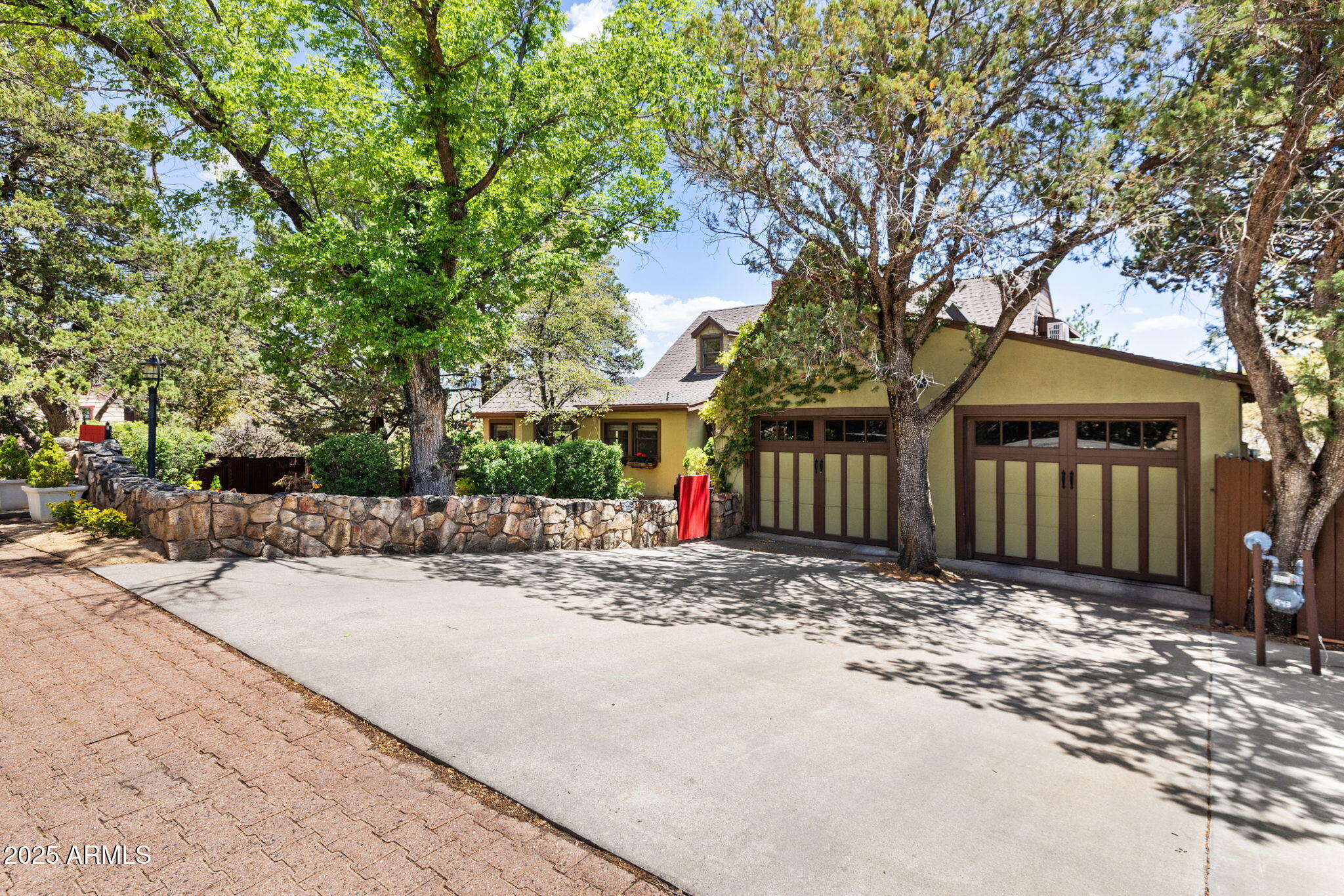 Homes 2 543 S HASSAYAMPA Drive