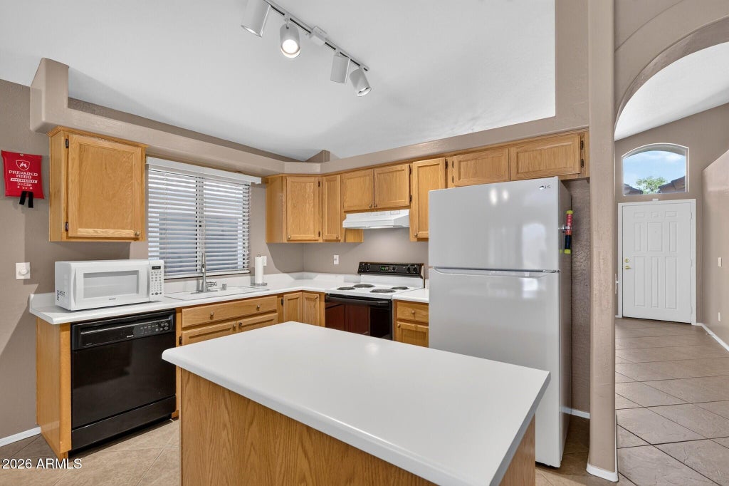 Photo of 3323 W Constitution Drive, Chandler, AZ 85226 (MLS # 7086852)