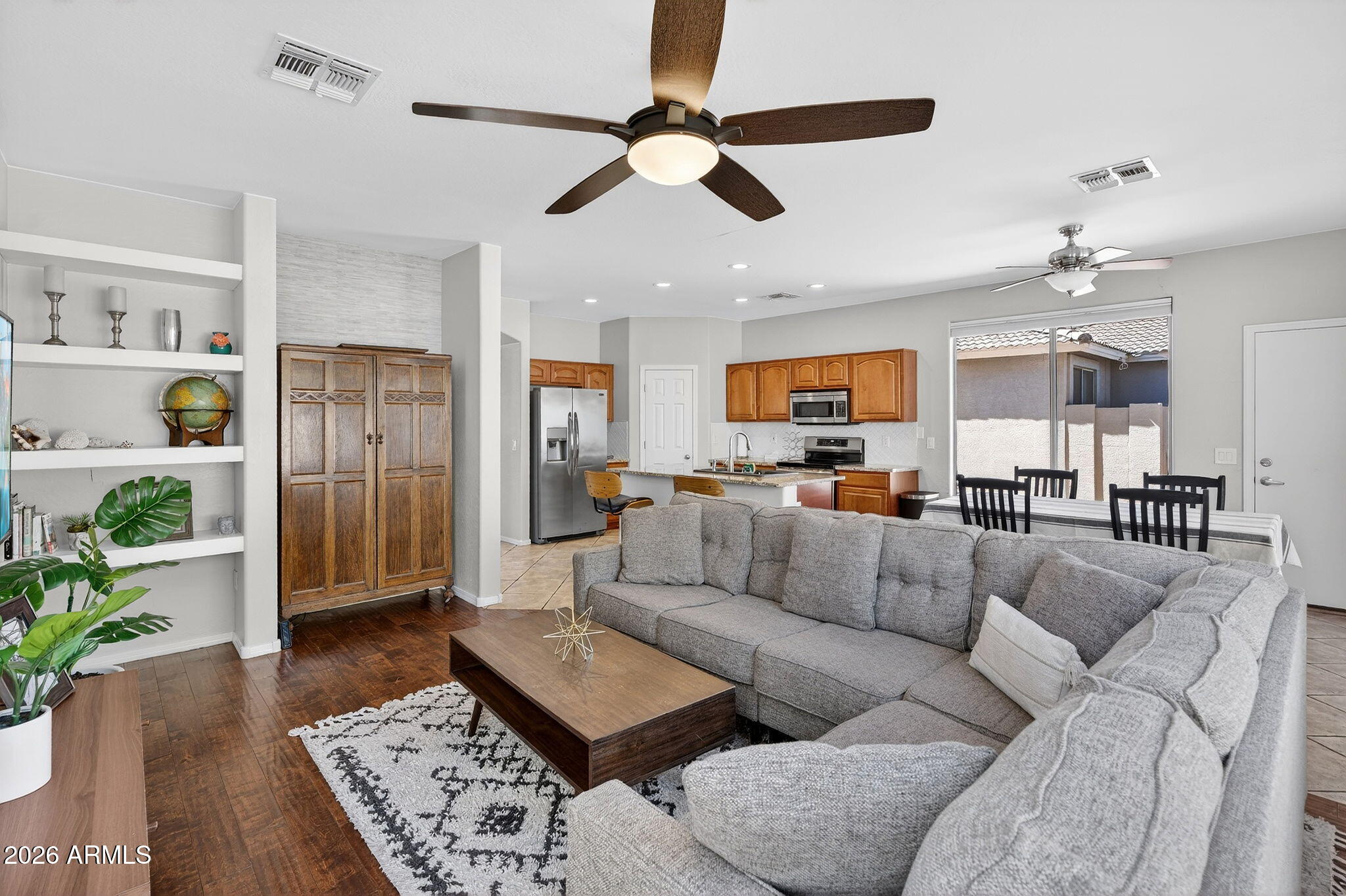 7264 E MELROSE Street