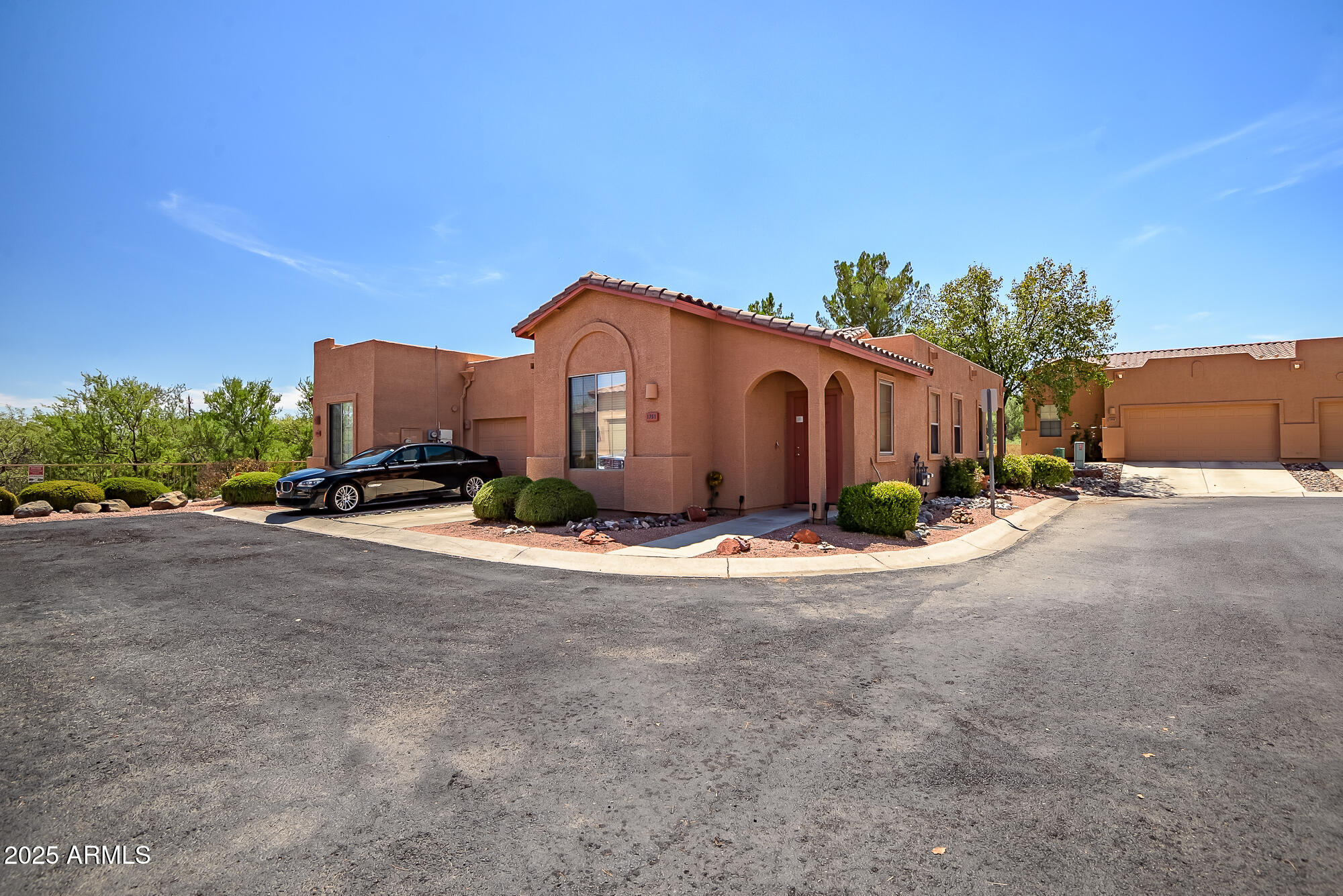 1751 E Parada Del Sol --
