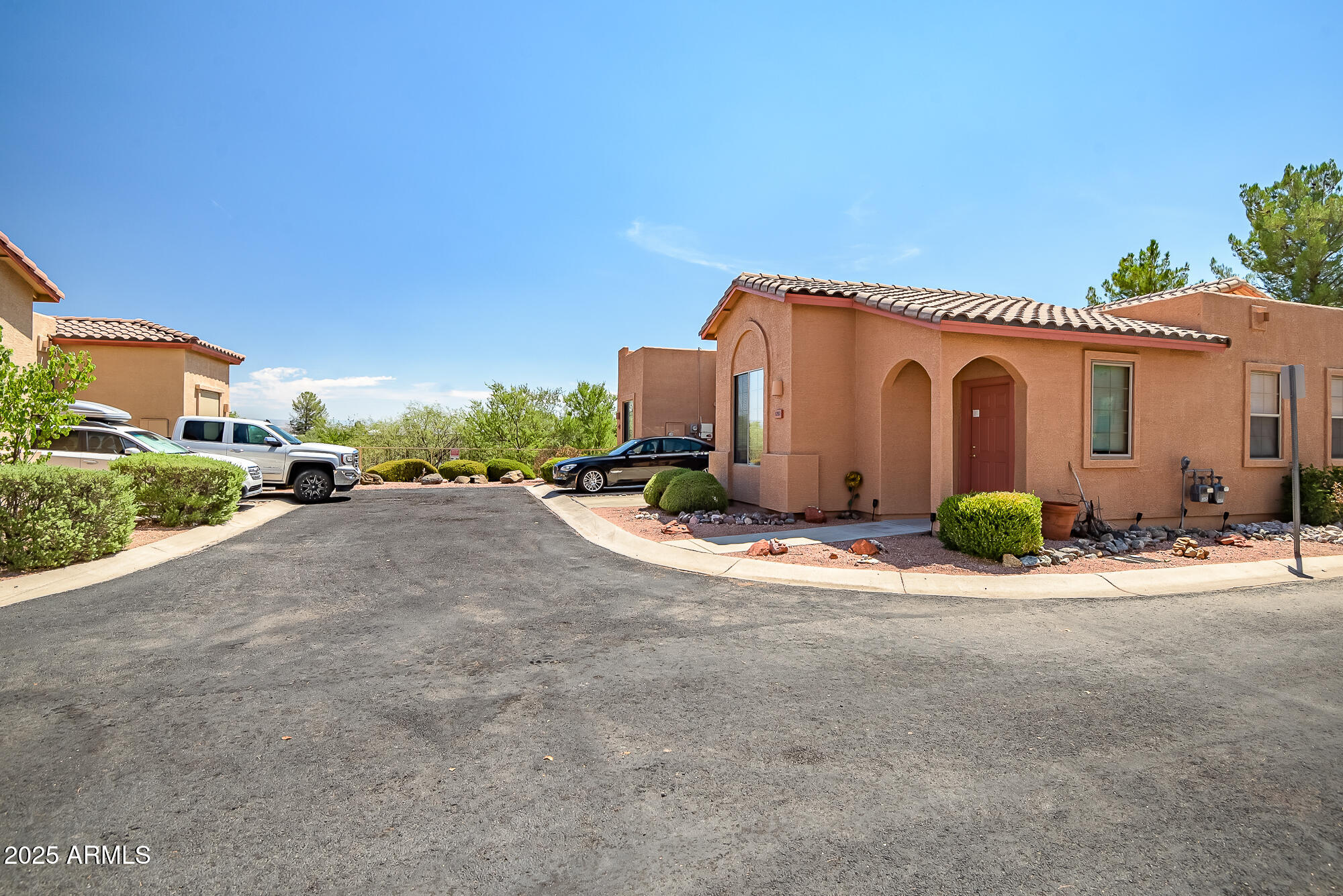 1751 E Parada Del Sol --