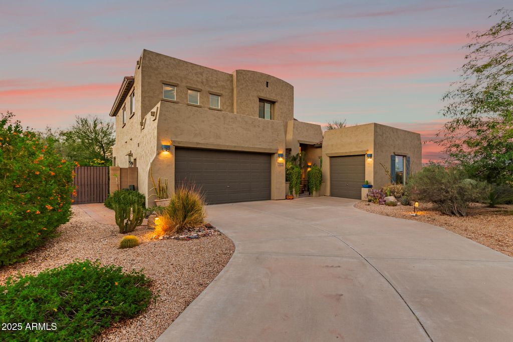 Photo of 26099 N 83rd Drive, Peoria, AZ 85383 (MLS # 6923830)