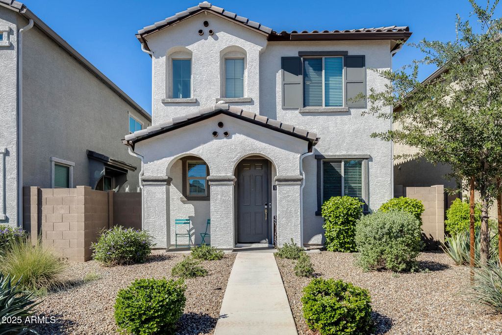 Photo of 5742 W Illini Street, Phoenix, AZ 85043 (MLS # 6936107)