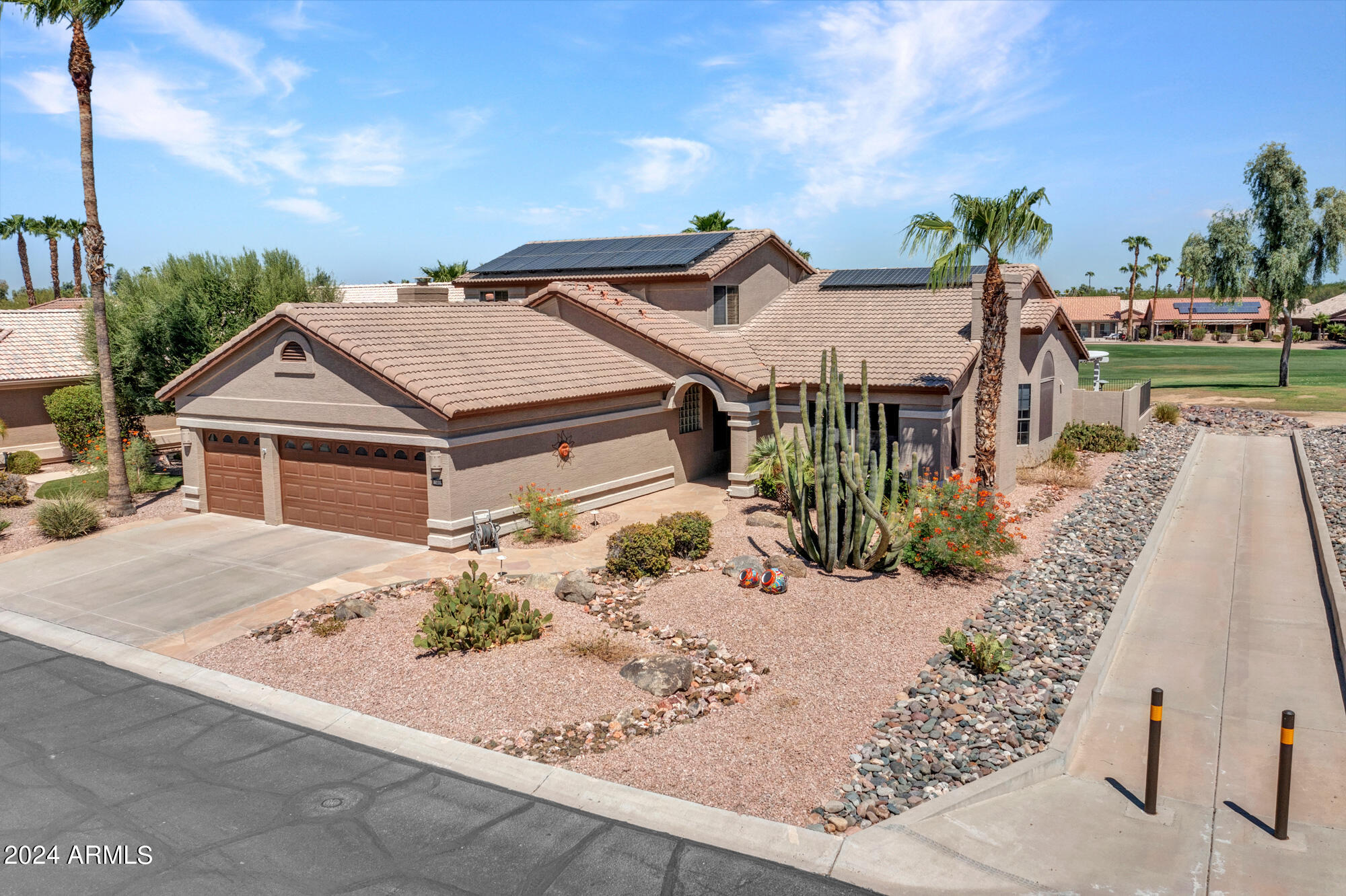 Goodyear, Arizona 85395, United States, 4 Bedrooms Bedrooms, ,3 BathroomsBathrooms,Residential,Pending,43239