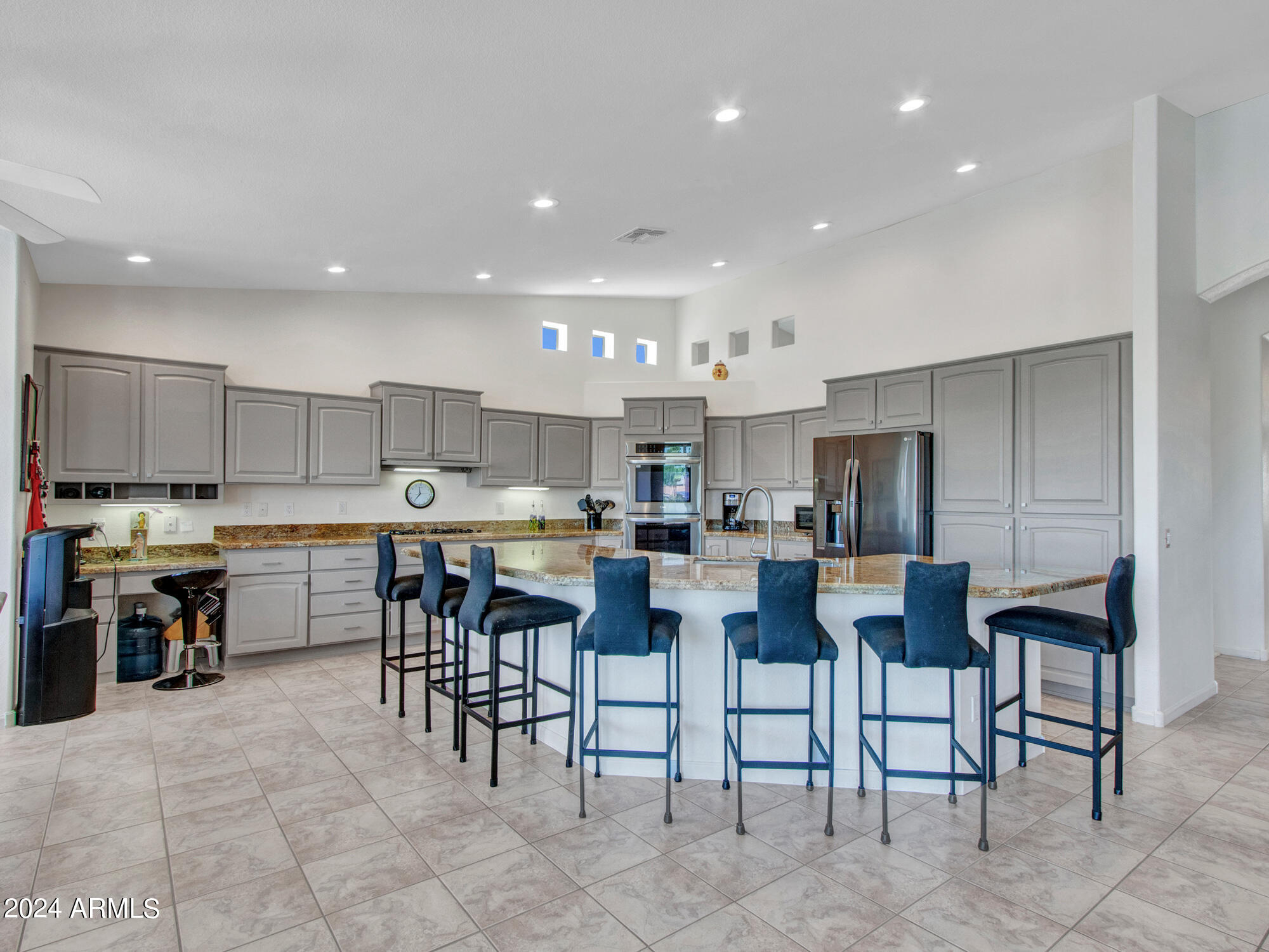 Goodyear, Arizona 85395, United States, 4 Bedrooms Bedrooms, ,3 BathroomsBathrooms,Residential,Pending,43239