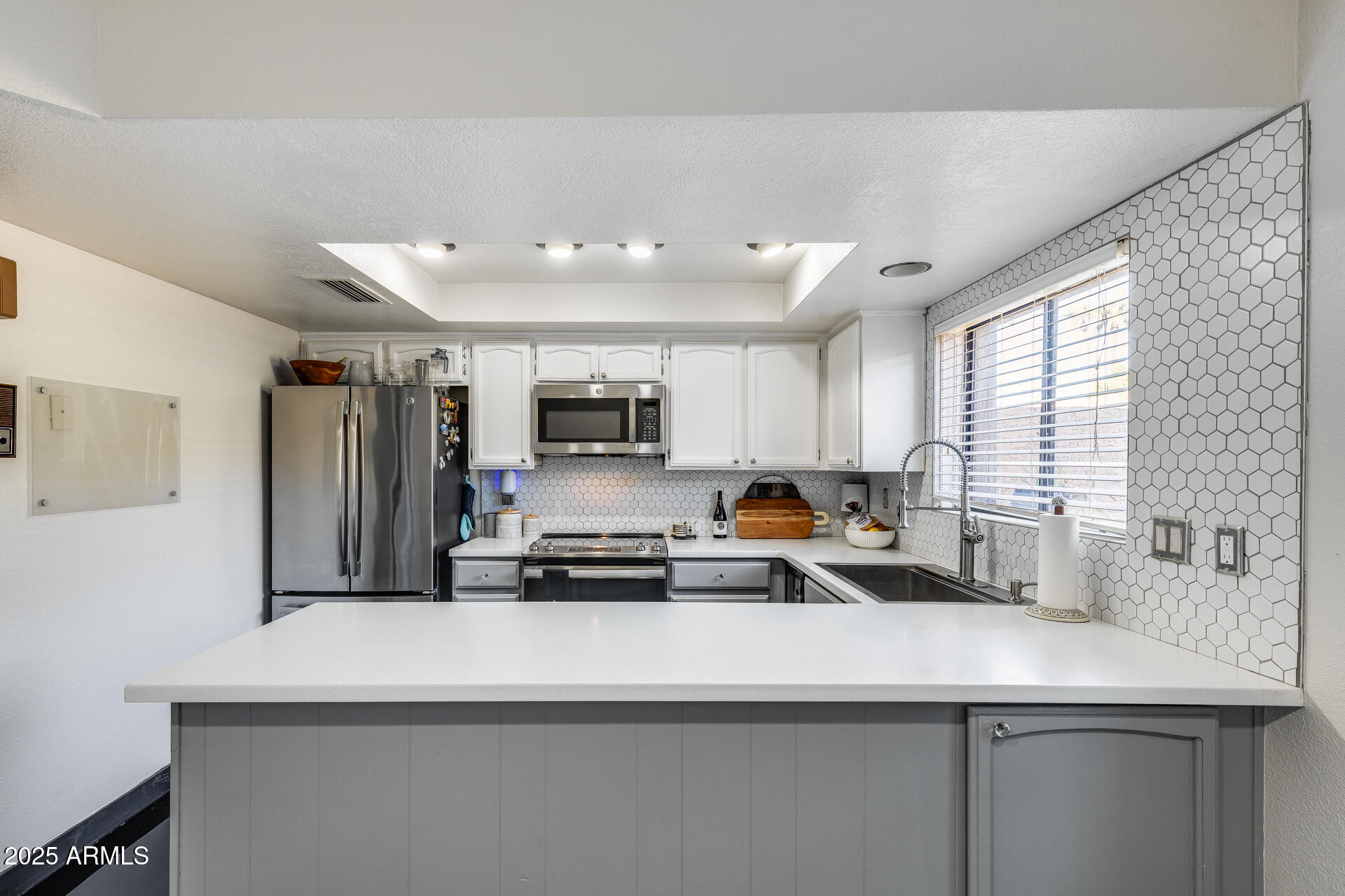 5350 N CENTRAL Avenue 30