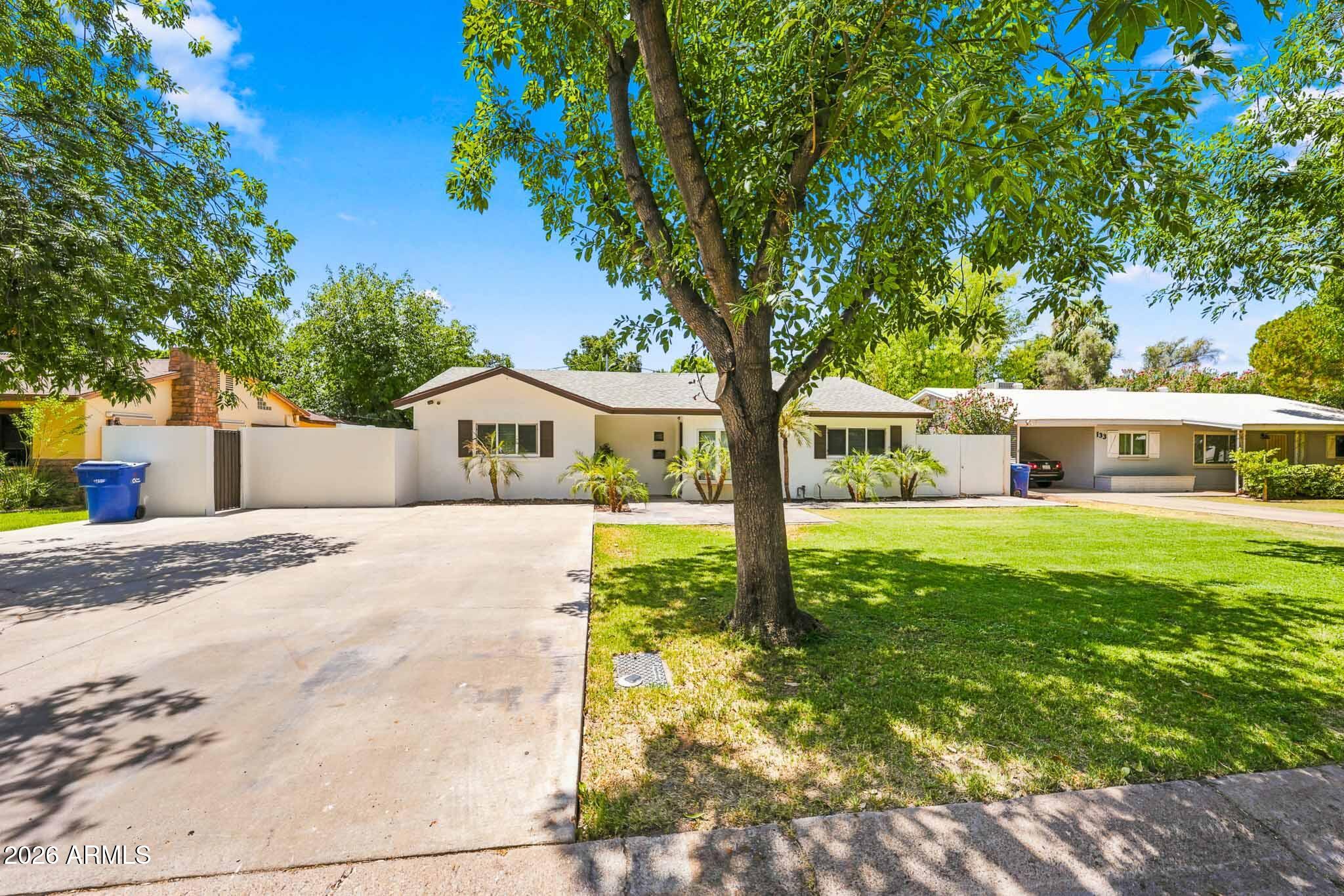 137 E VISTA DEL CERRO Drive