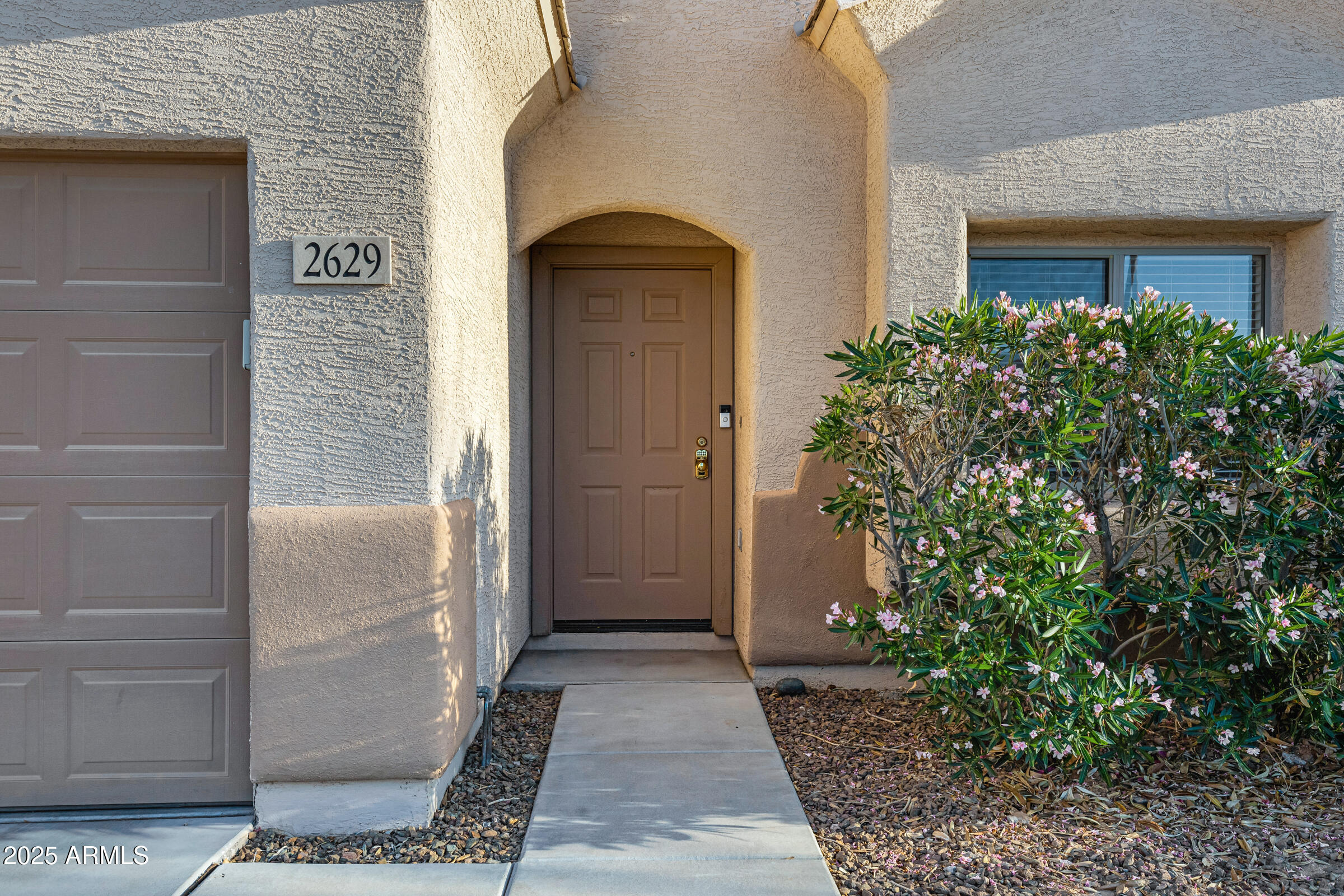 2629 E HIDALGO Avenue