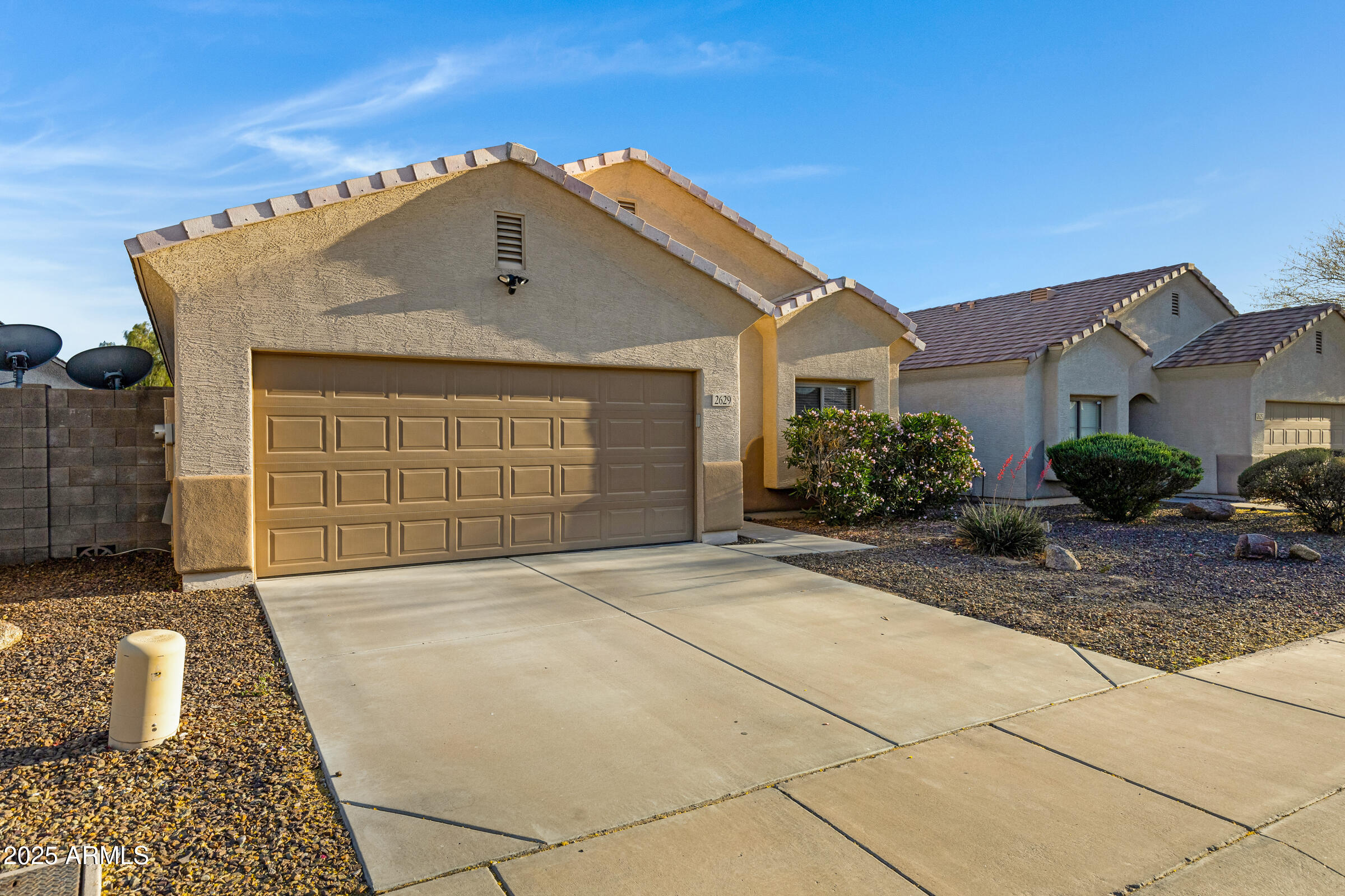 2629 E HIDALGO Avenue