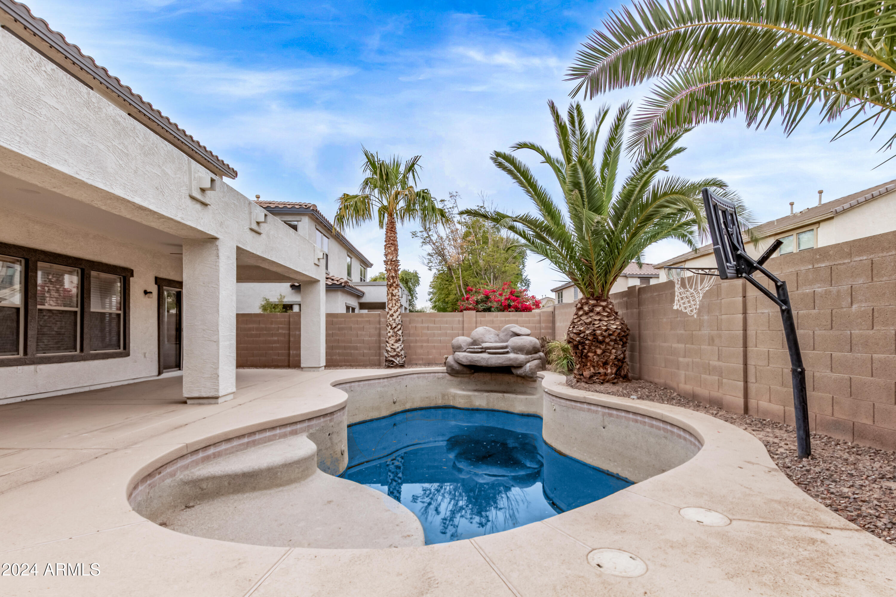 19668 E CARRIAGE Way