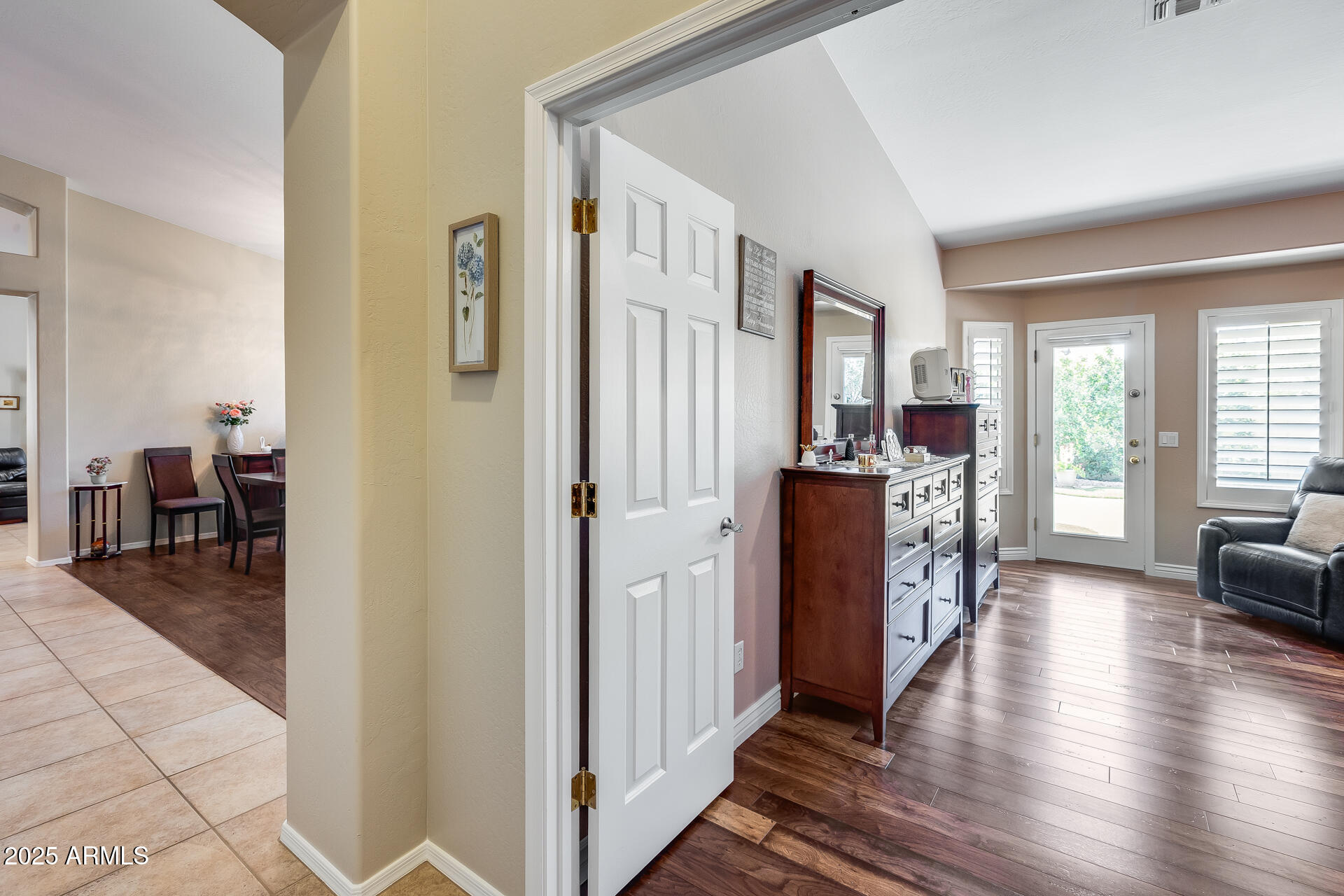 1715 E KENWOOD Street