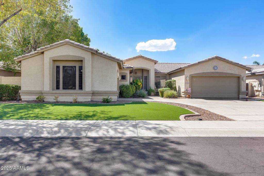 Photo of 1715 E Kenwood Street, Mesa, AZ 85203 (MLS # 6974879)