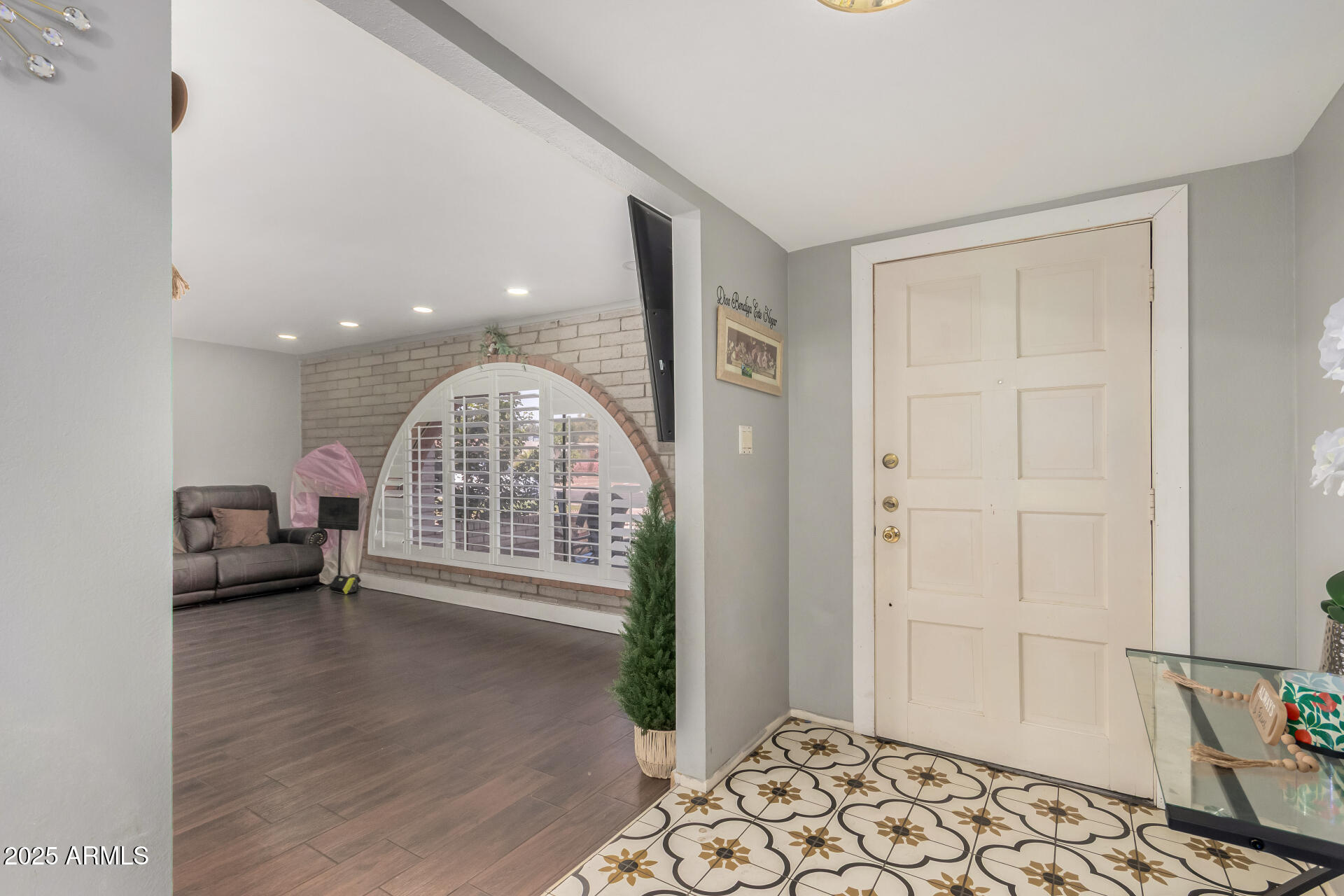 3033 W NORTHVIEW Avenue