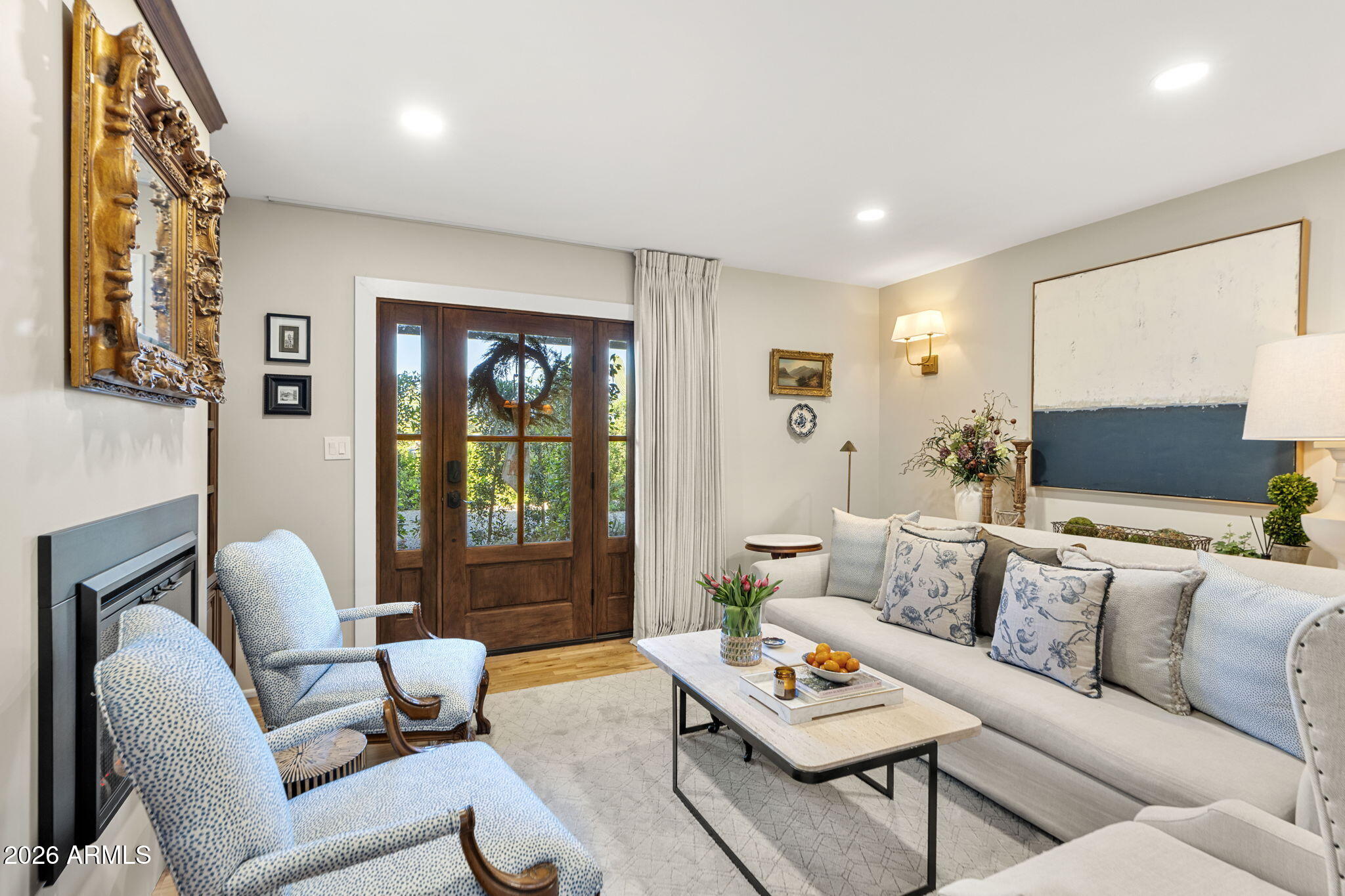 2811 E CORRINE Drive