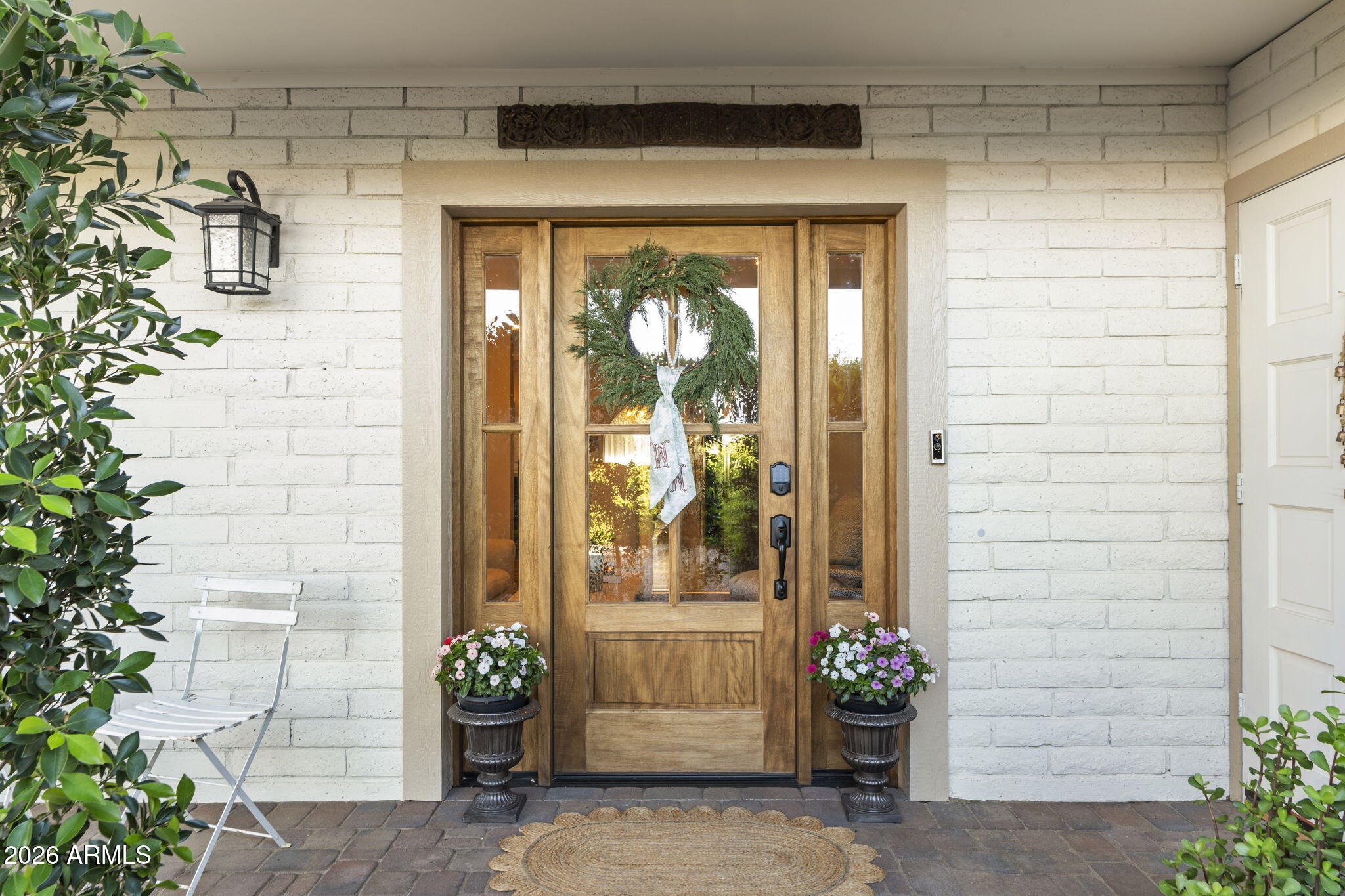 2811 E CORRINE Drive