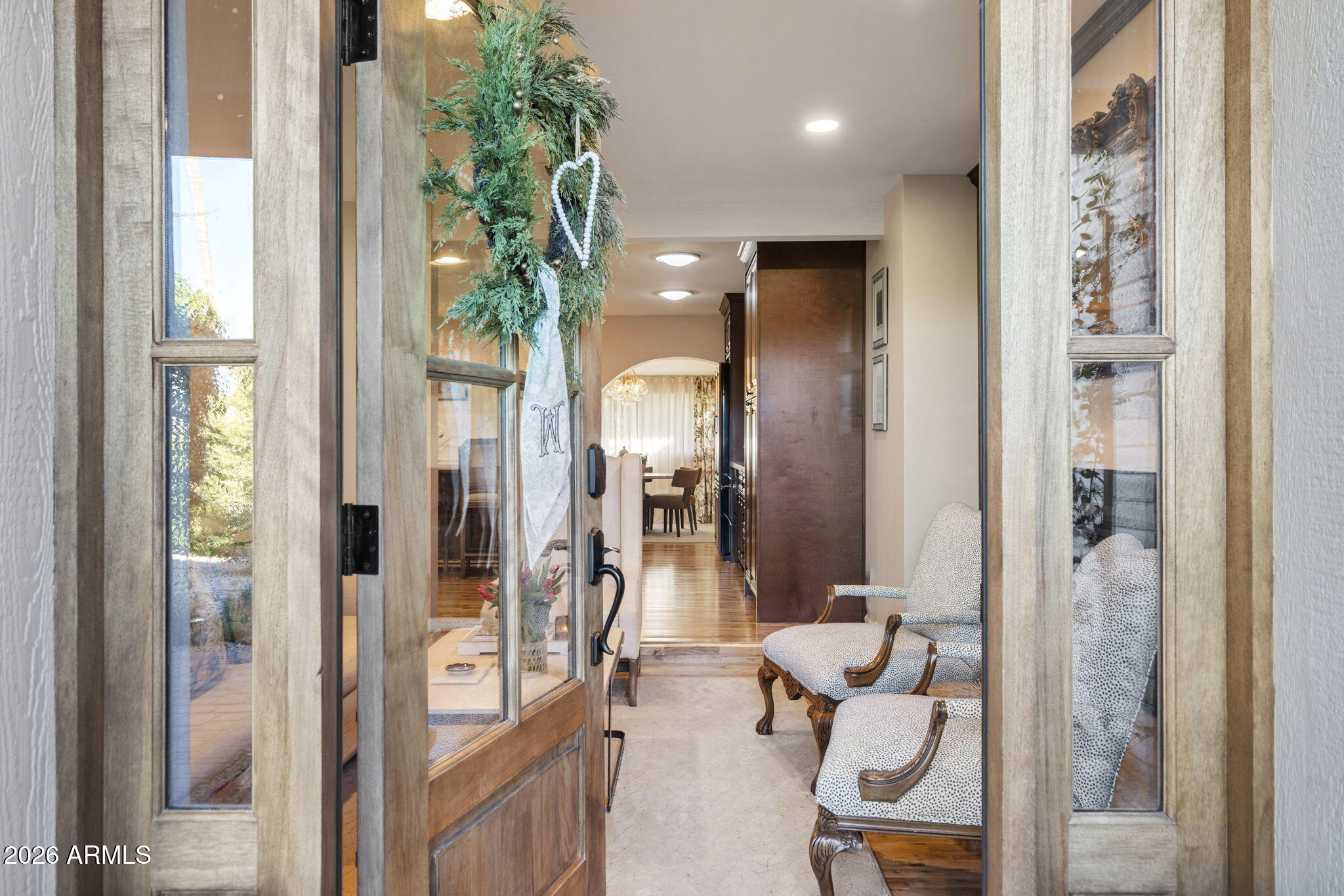 2811 E CORRINE Drive