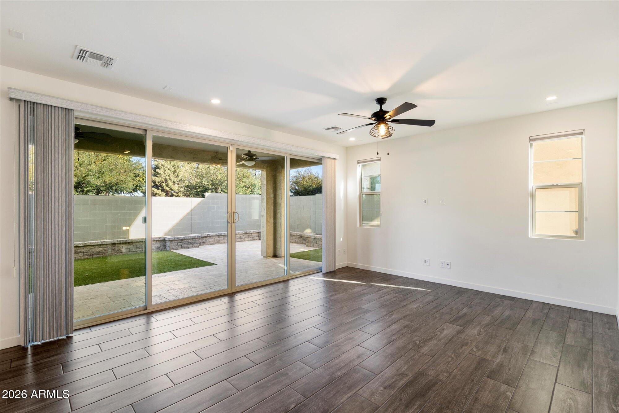 1288 E DERRINGER Way