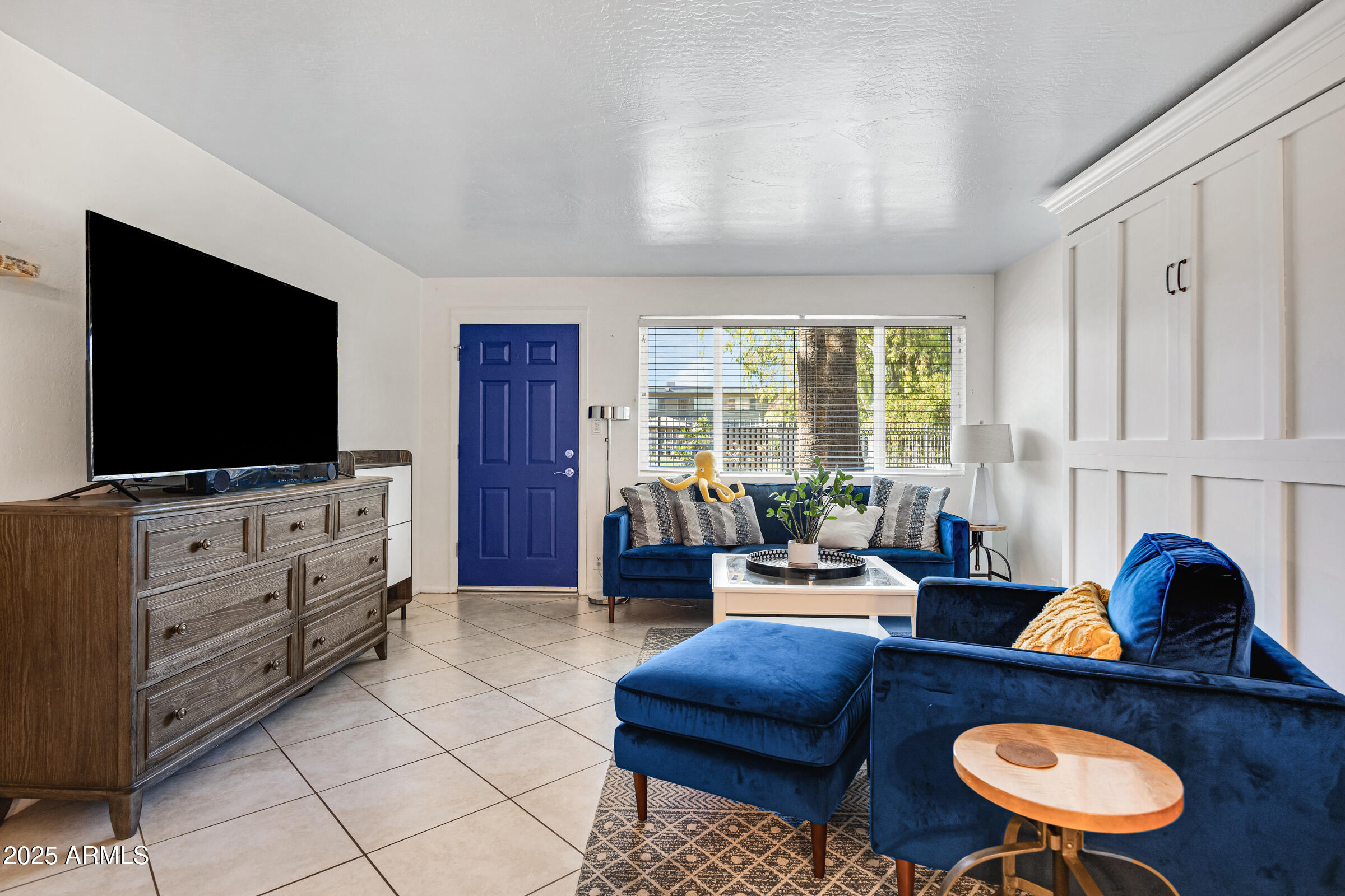 1111 E TURNEY Avenue 7