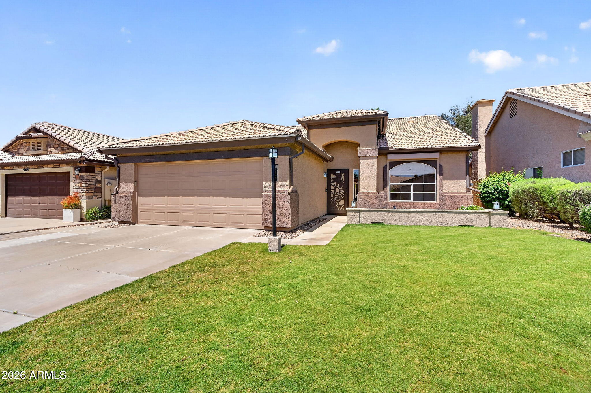 1934 E TYSON Place
