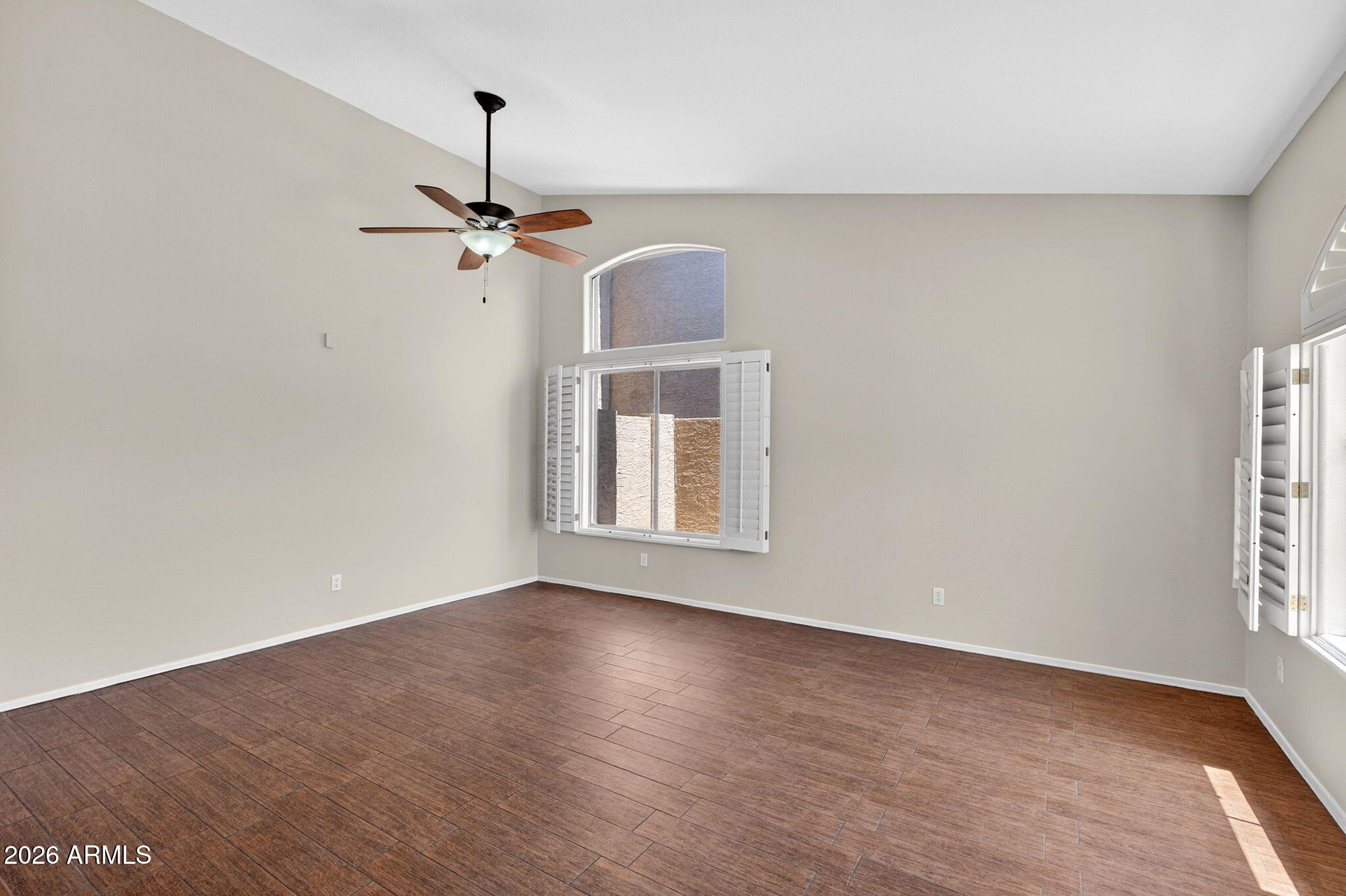 1934 E TYSON Place