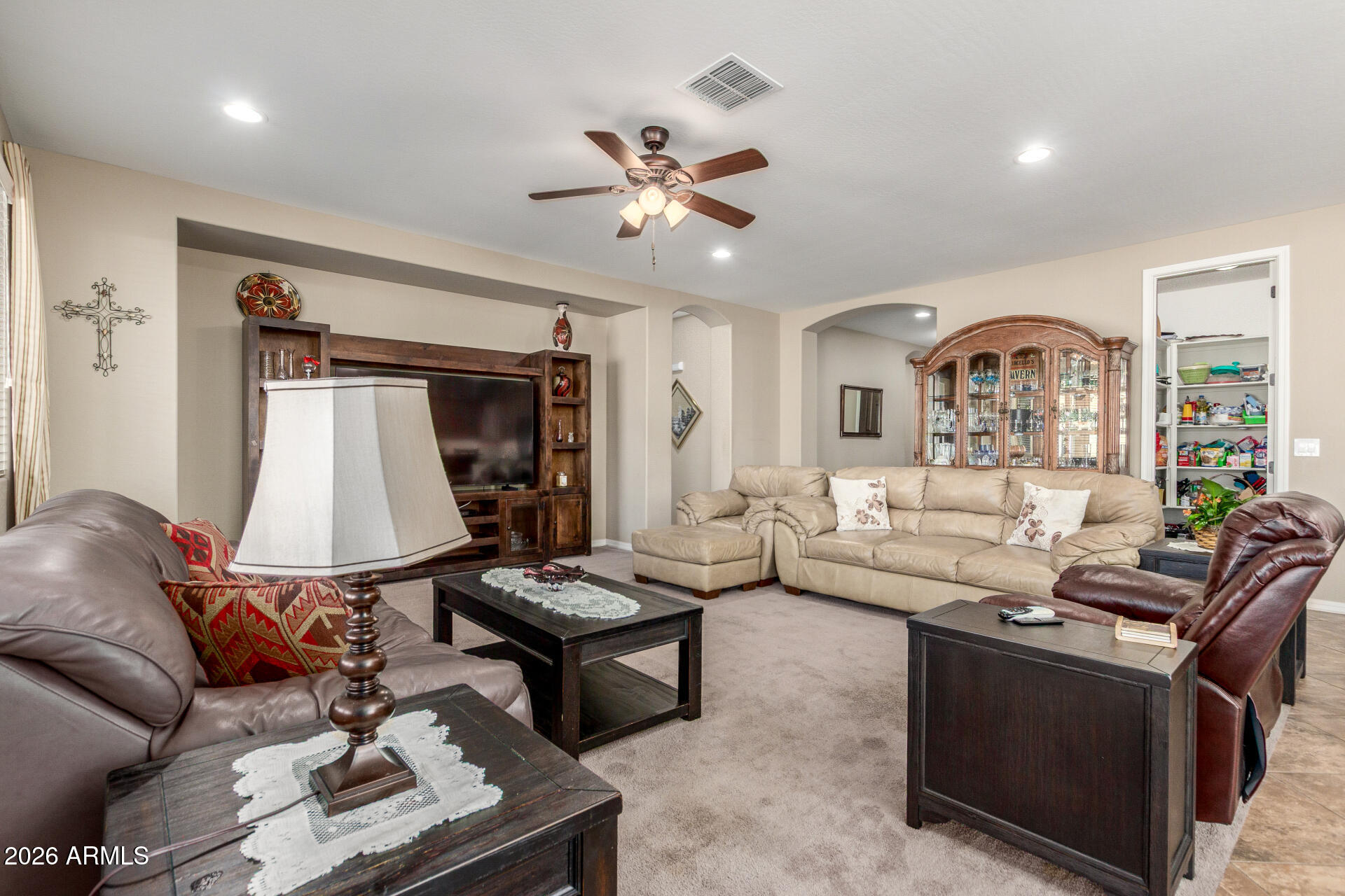 1114 W REDWOOD Avenue