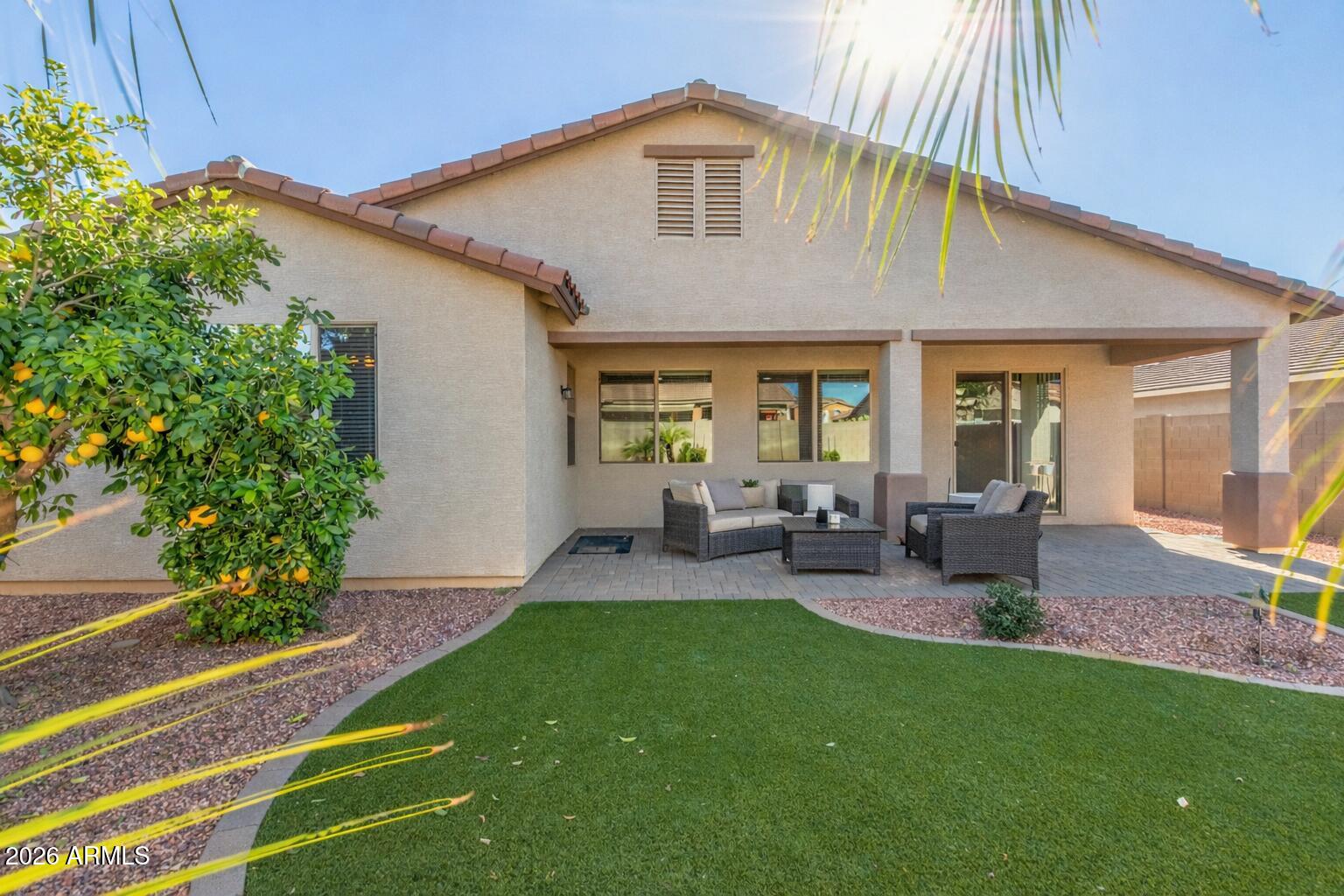 1114 W REDWOOD Avenue