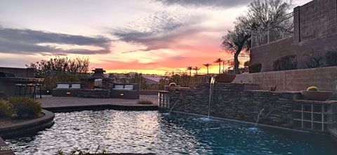 136 E DESERT WIND Drive Phoenix AZ 85048