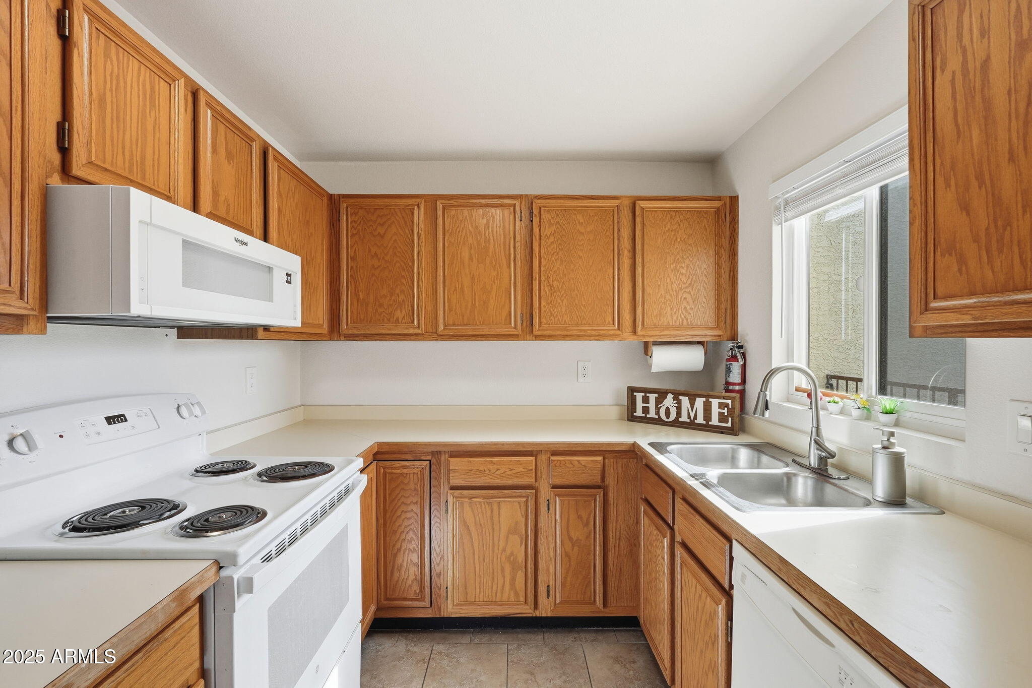 5518 E LINDSTROM Lane 3012