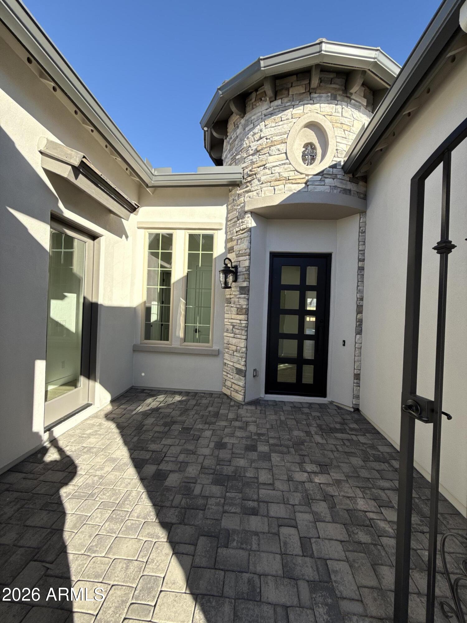 1172 E FIRESTONE Drive