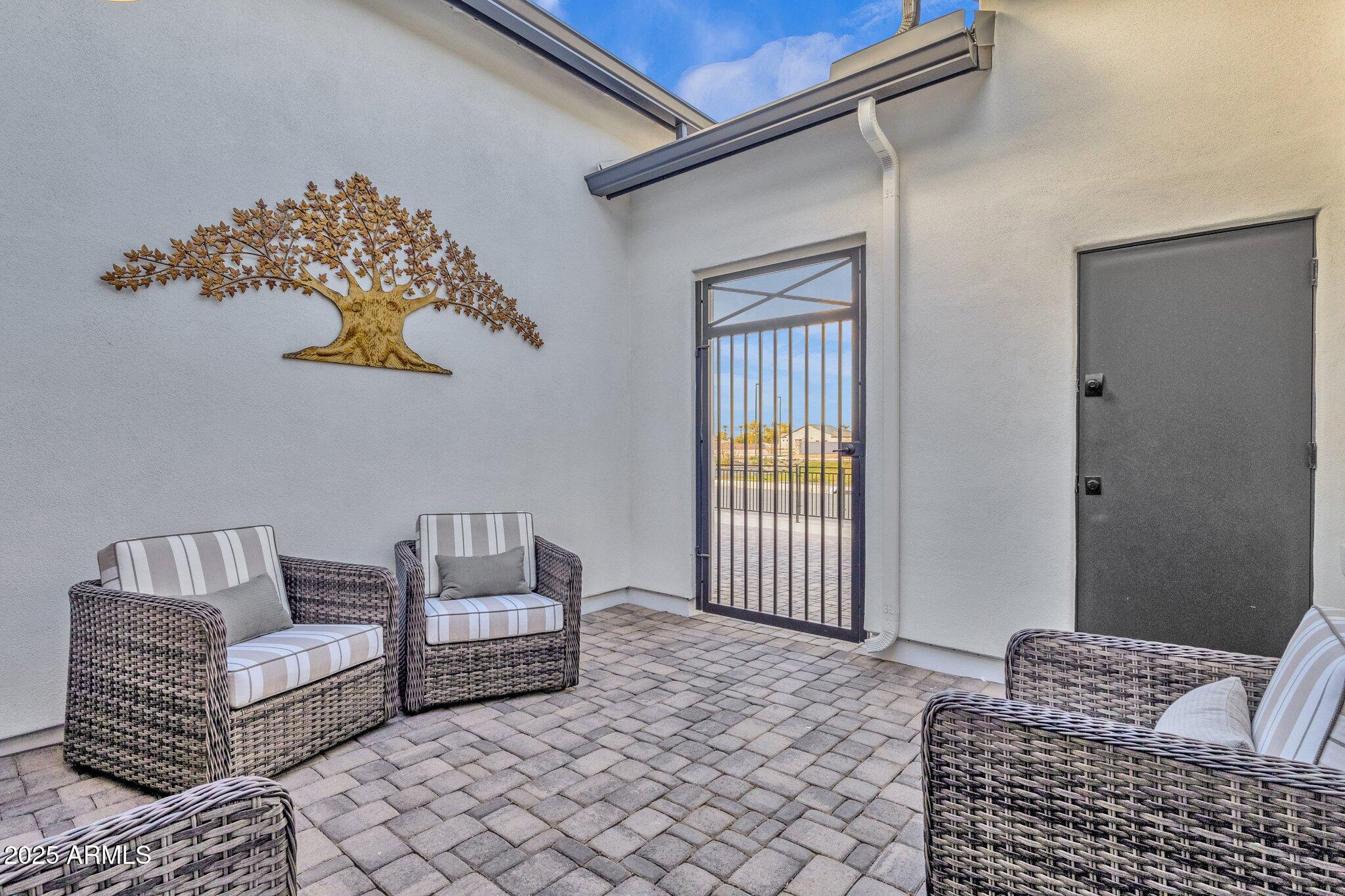 Home Search 1172 E FIRESTONE Drive