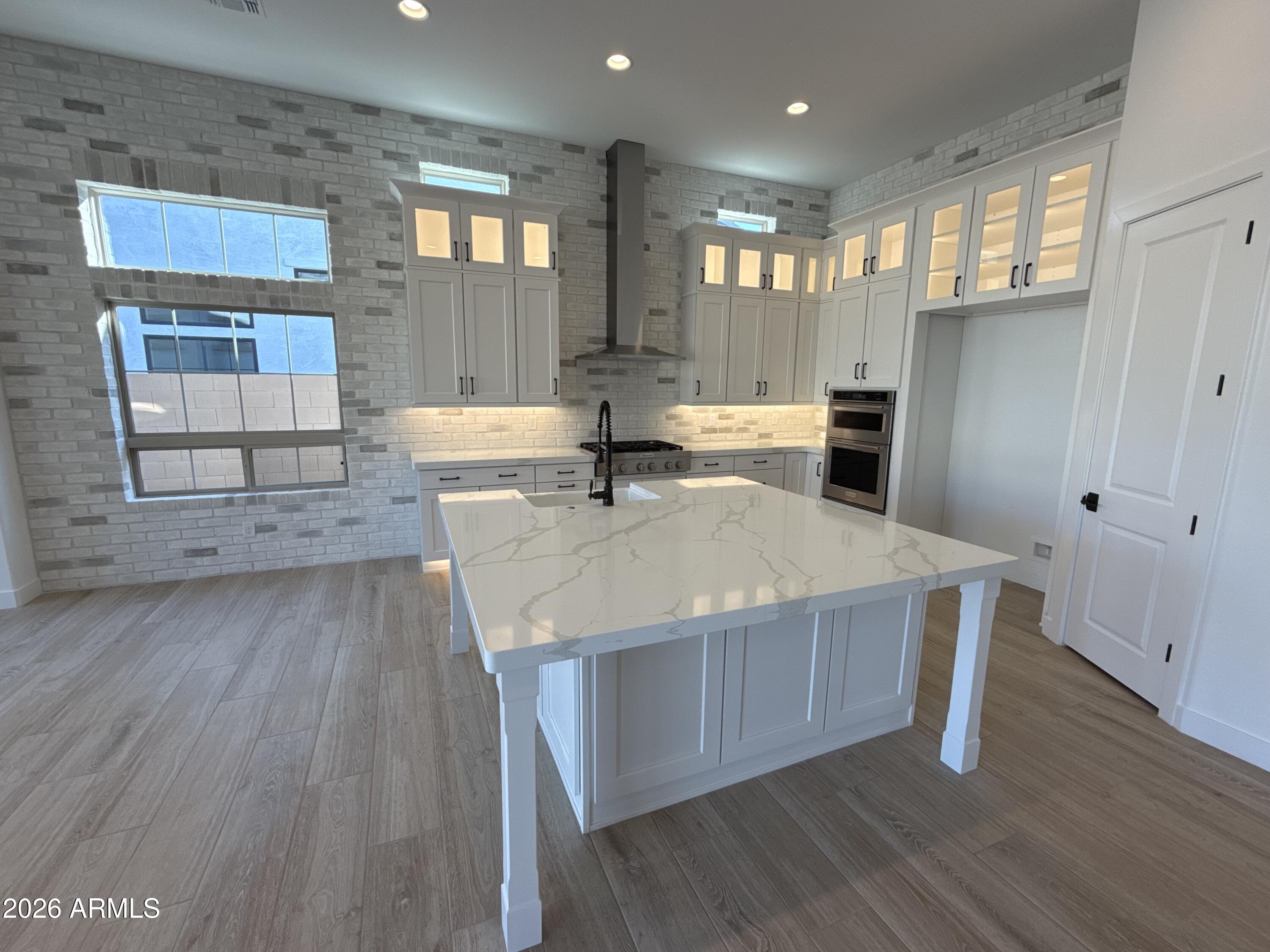 1172 E FIRESTONE Drive