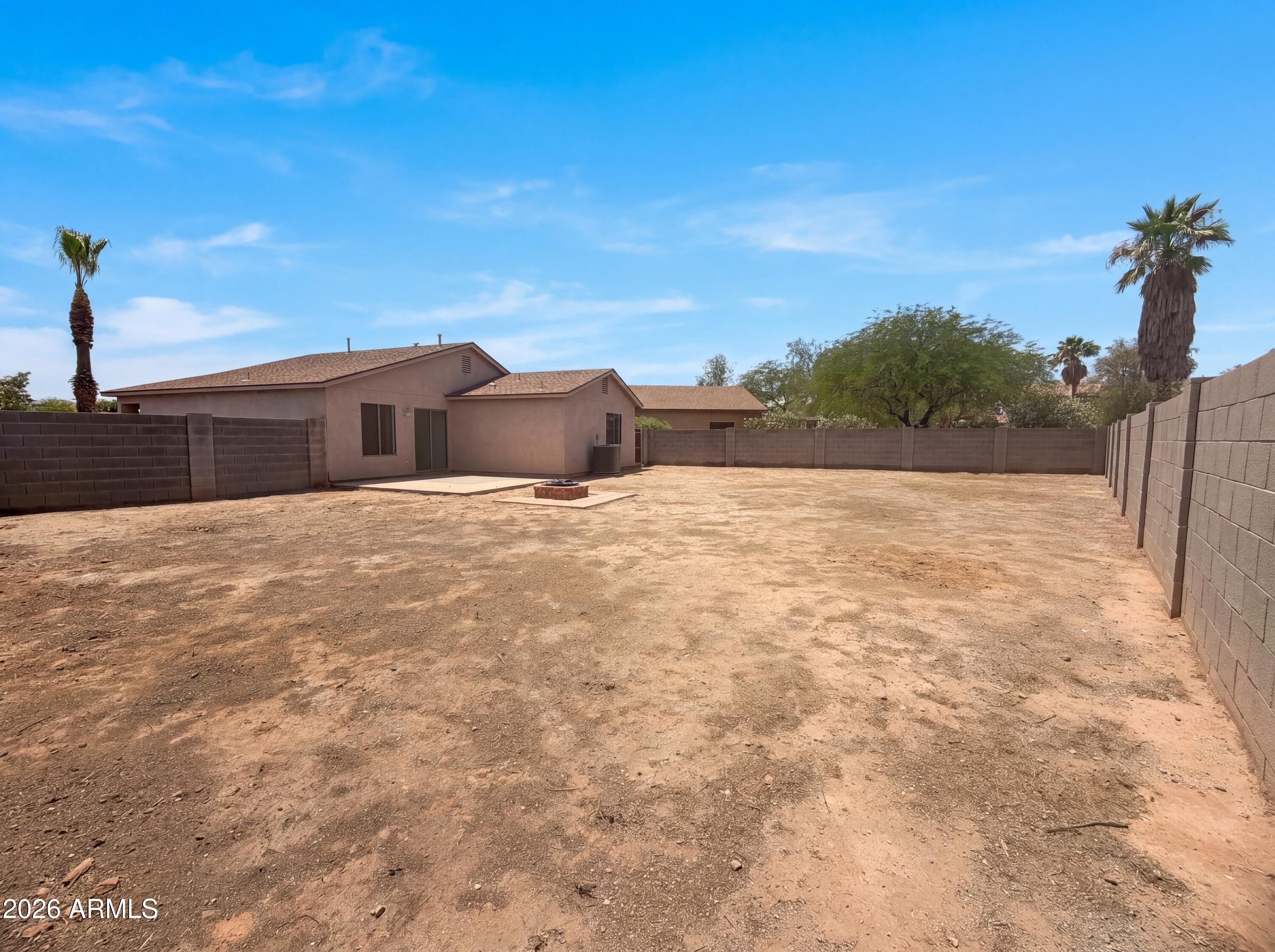 902 E DESERT MOON Trail