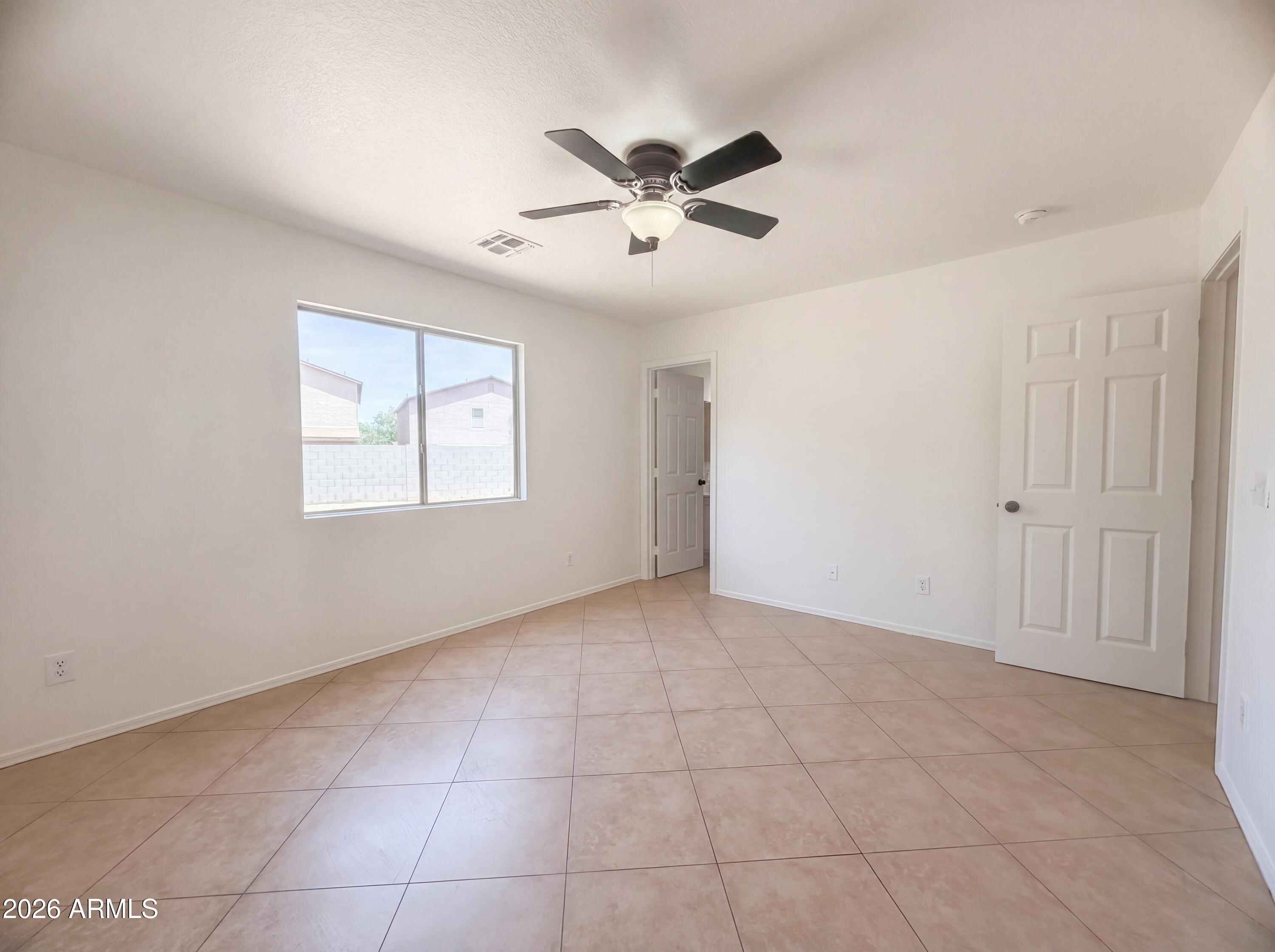 902 E DESERT MOON Trail