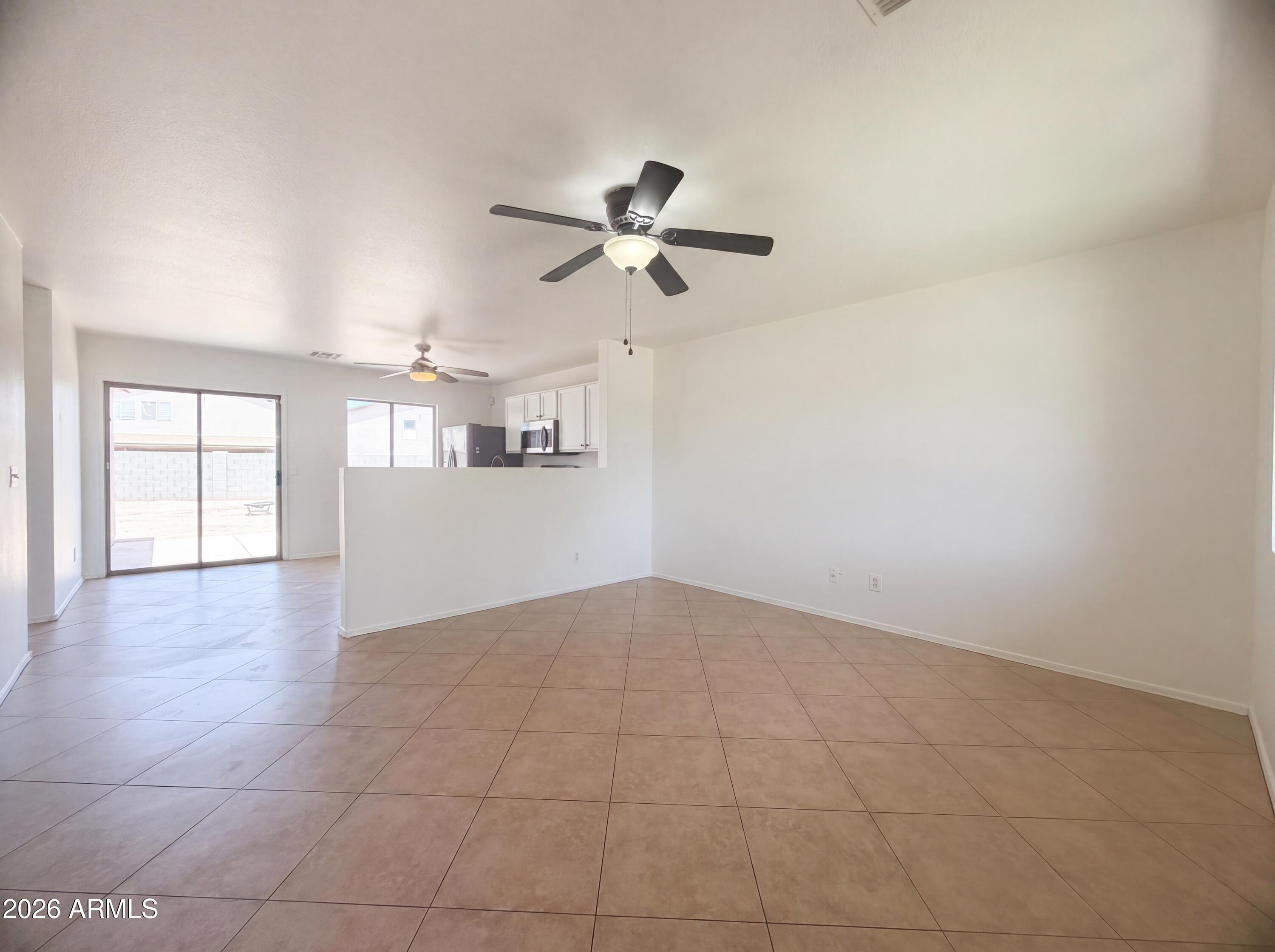902 E DESERT MOON Trail