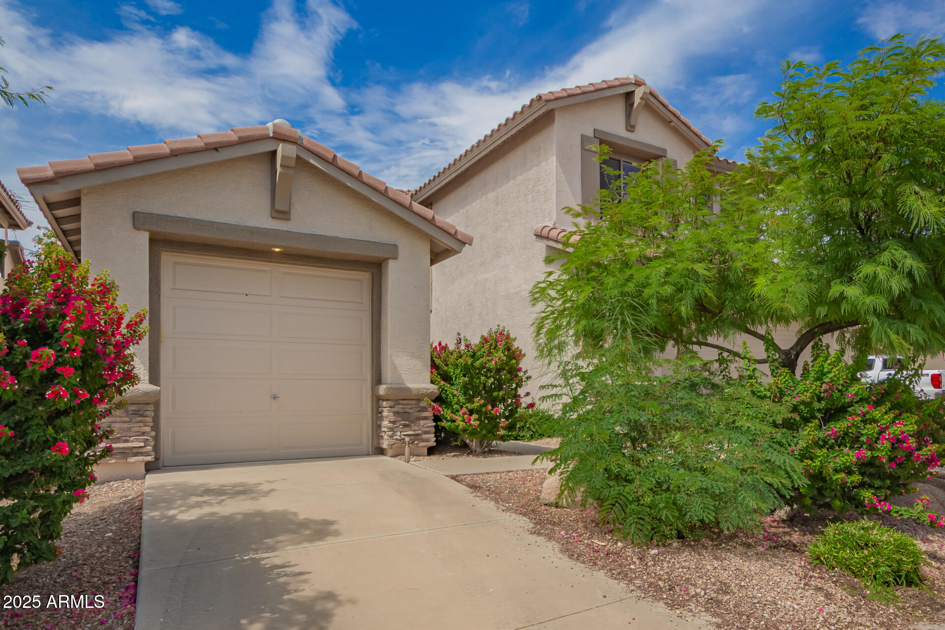 Homes 4 2526 W SHACKLETON Drive