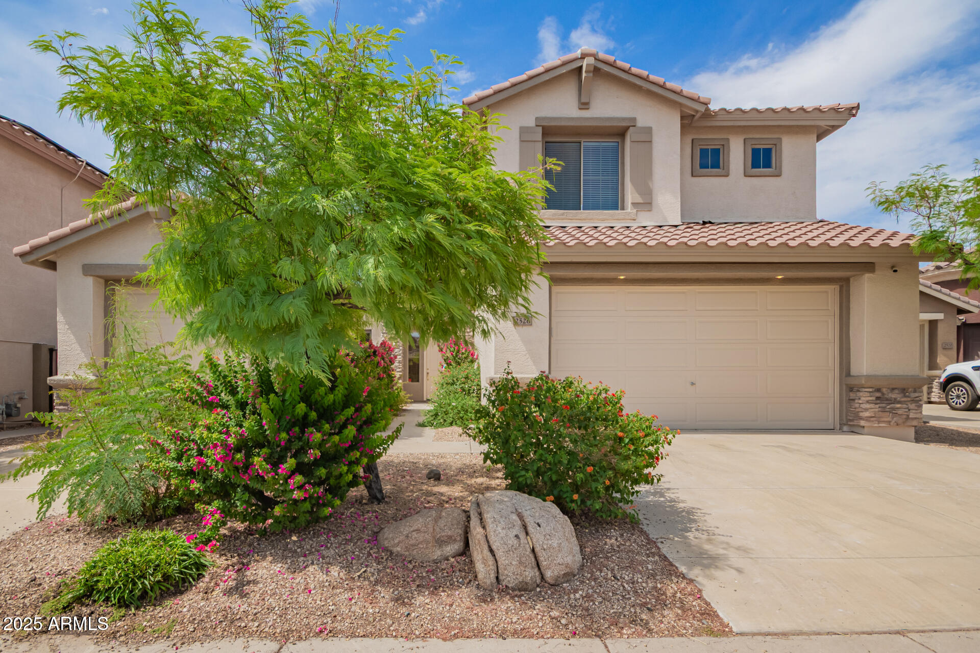 Homes 2 2526 W SHACKLETON Drive