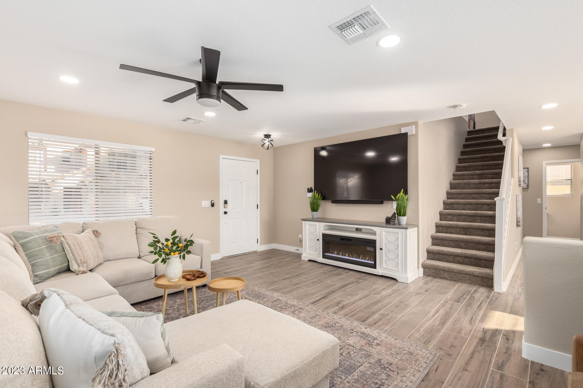 9436 W TERRI LEE Drive