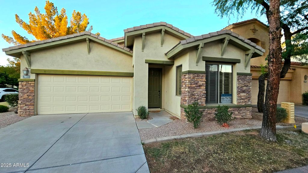 Photo of 1911 W Periwinkle Way, Chandler, AZ 85248 (MLS # 6924393)