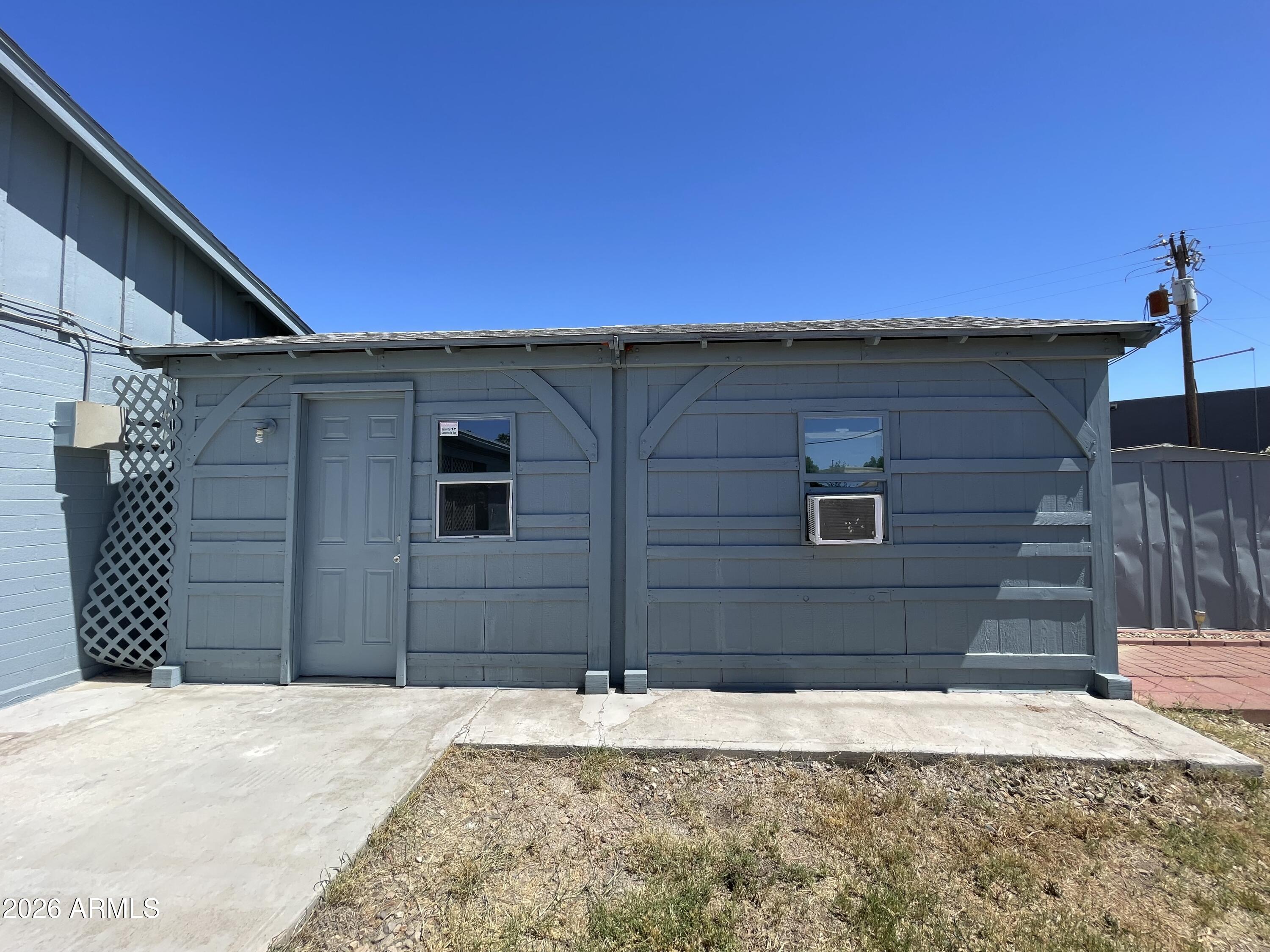 1541 W DANBURY Road