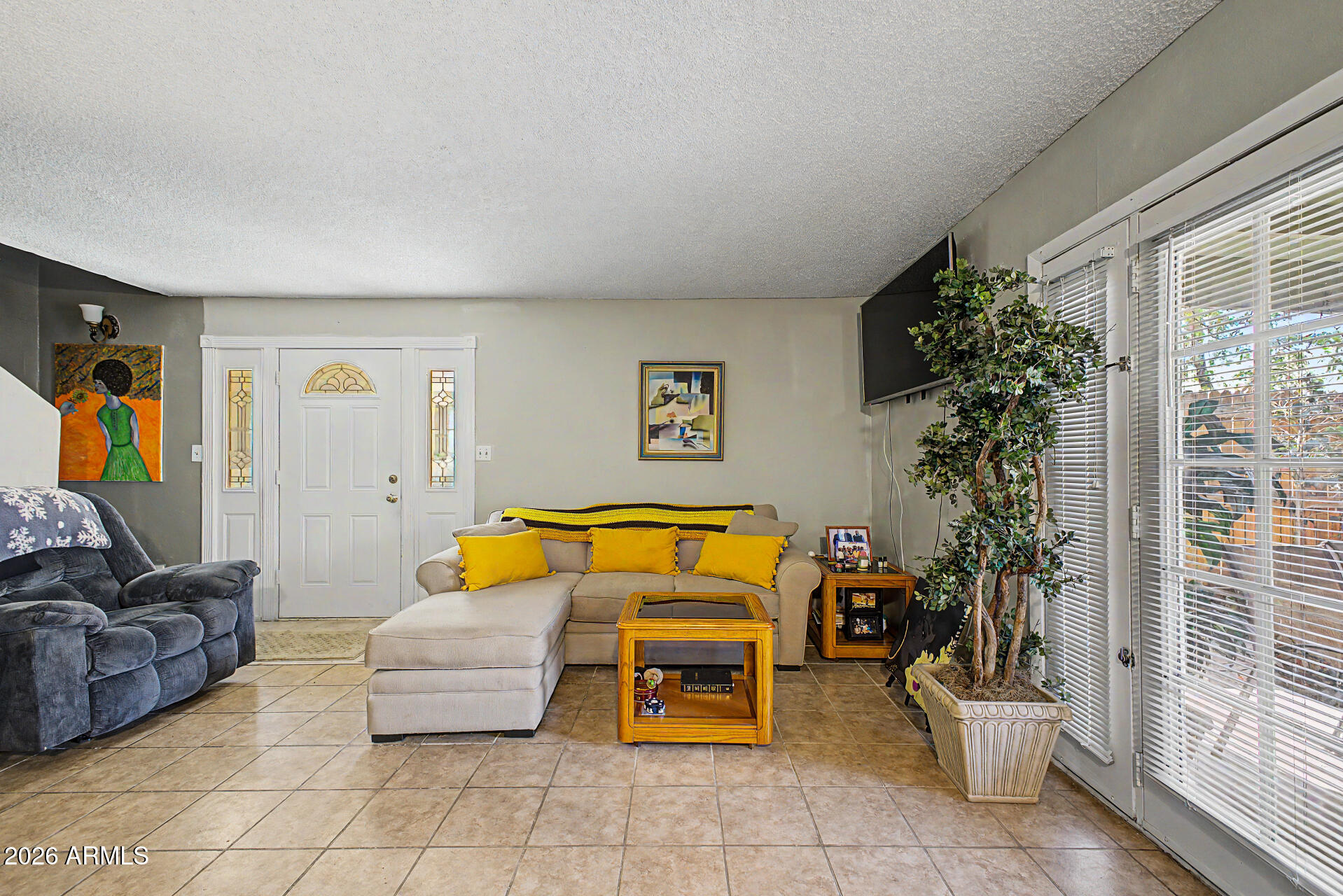 5906 W GOLDEN Lane