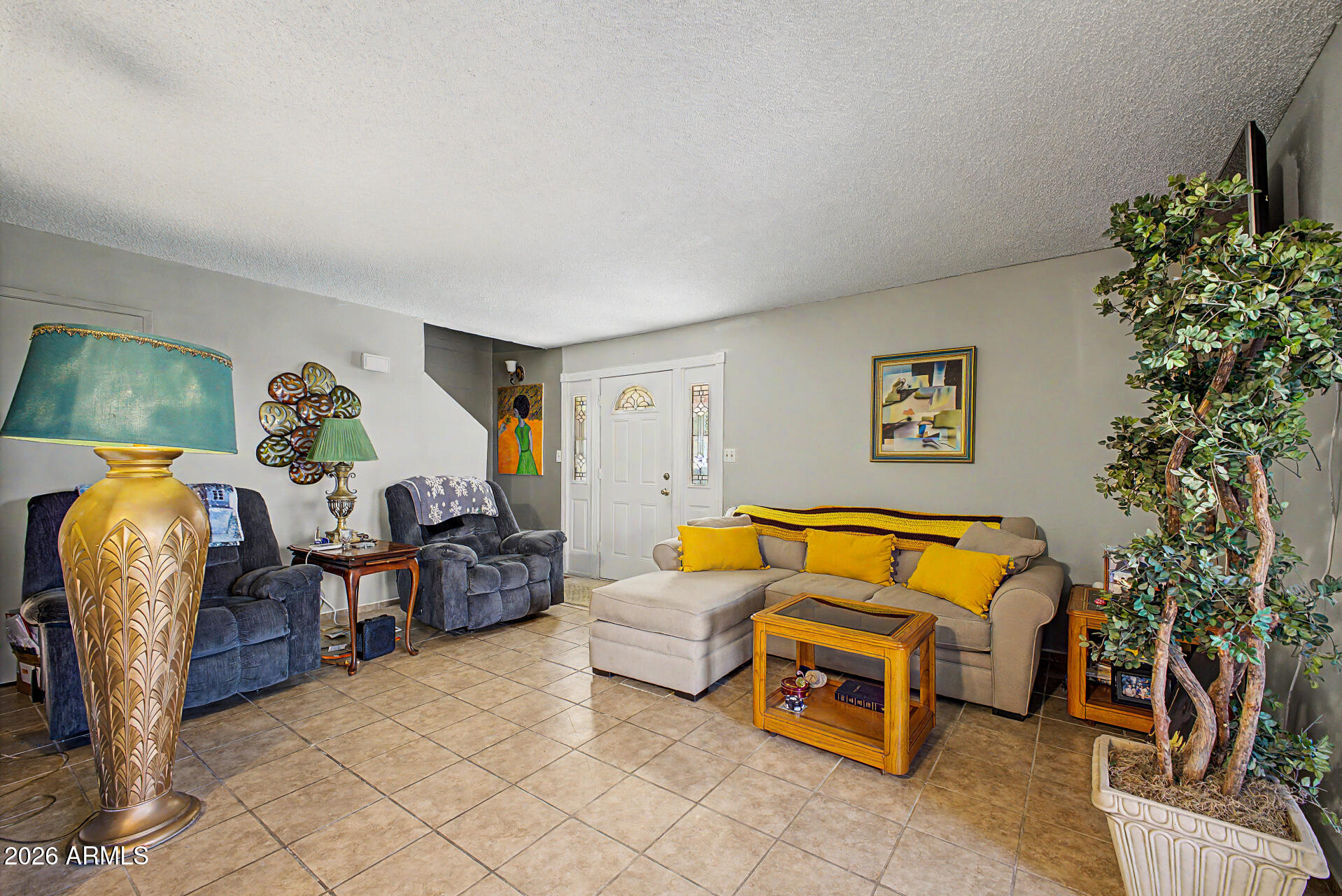 5906 W GOLDEN Lane