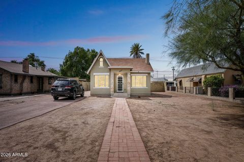 Property photo of 1627 E Earll Drive, Phoenix, AZ 85016