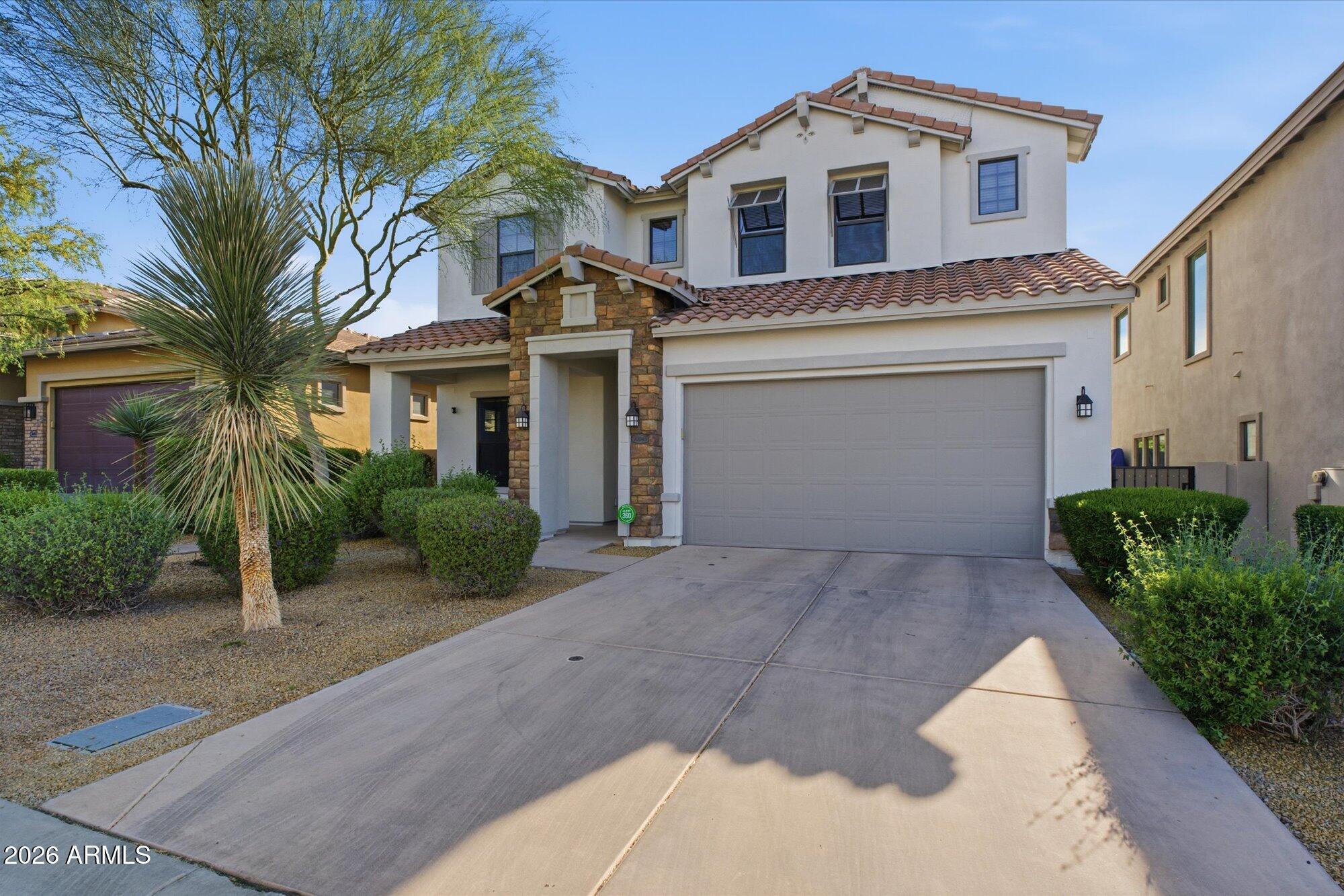 10043 E HILLSIDE Drive