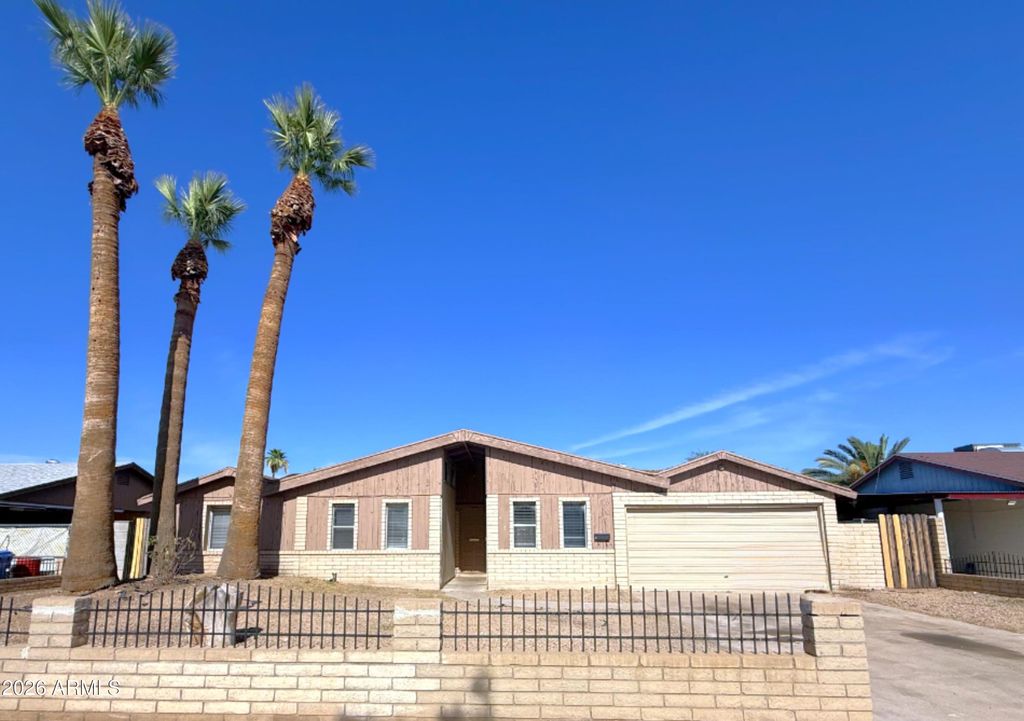 Photo of 4317 N 71st Lane, Phoenix, AZ 85033 (MLS # 7032204)