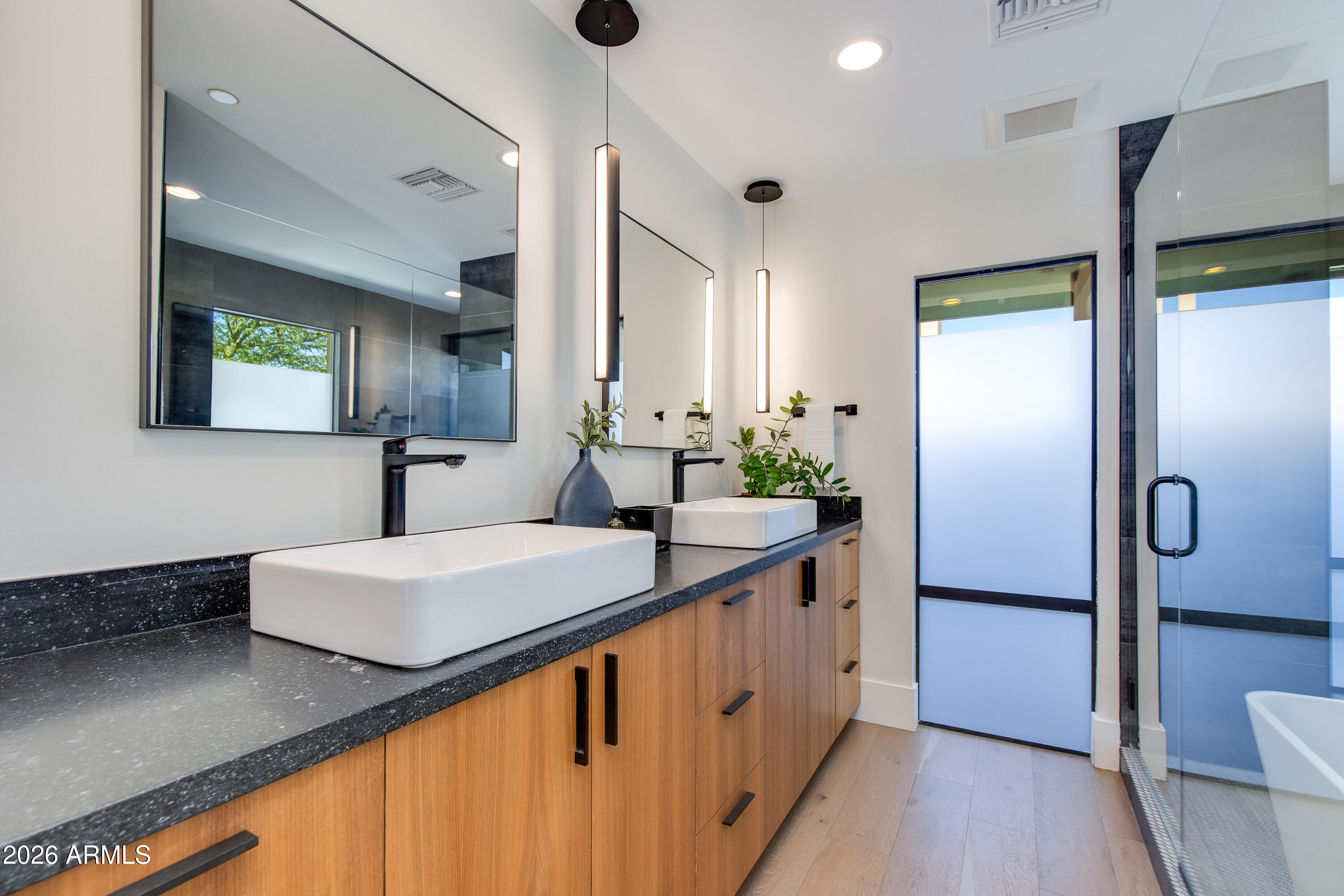 LINCOLN VIEW - Residential
