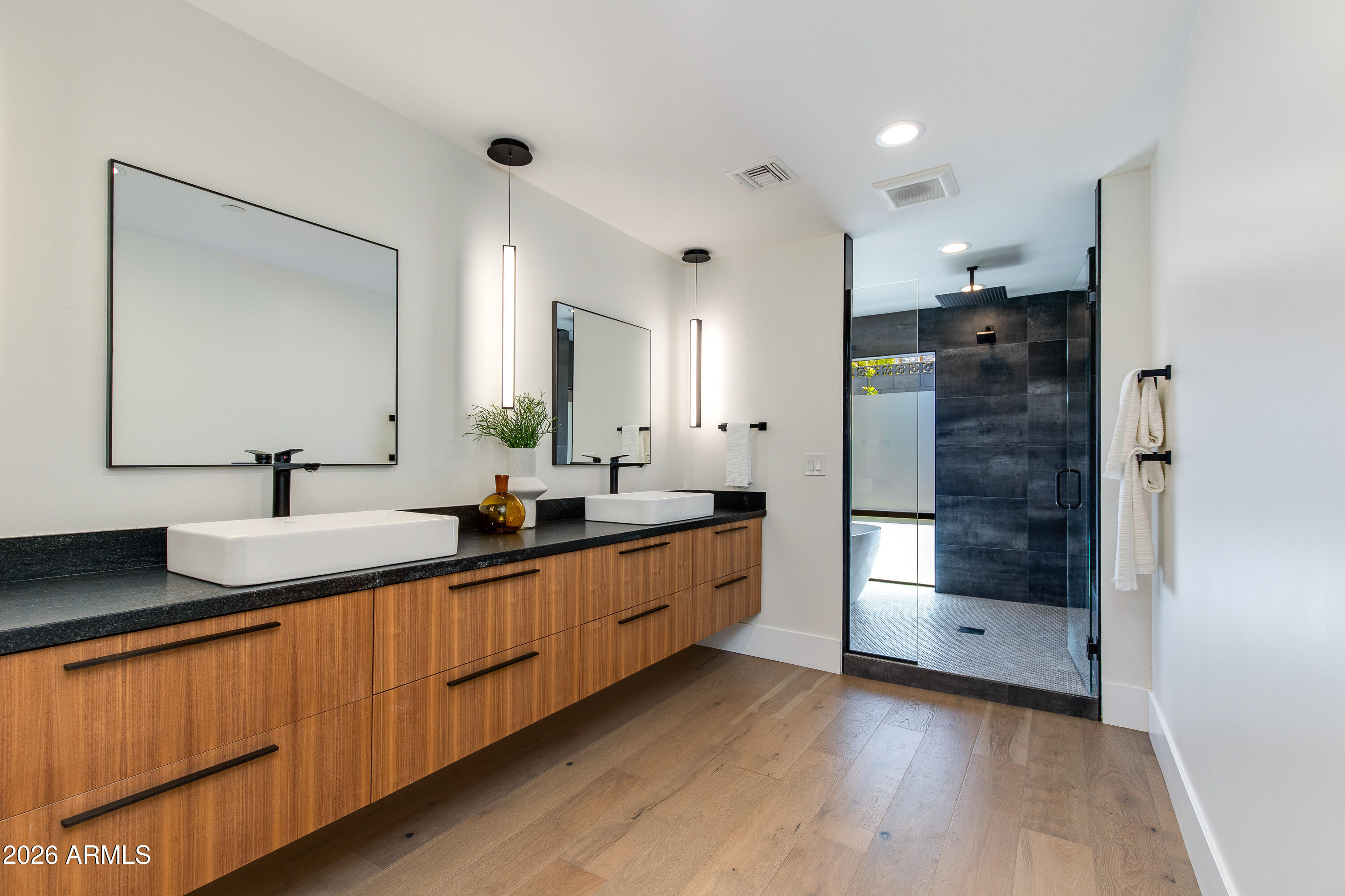 LINCOLN VIEW - Residential