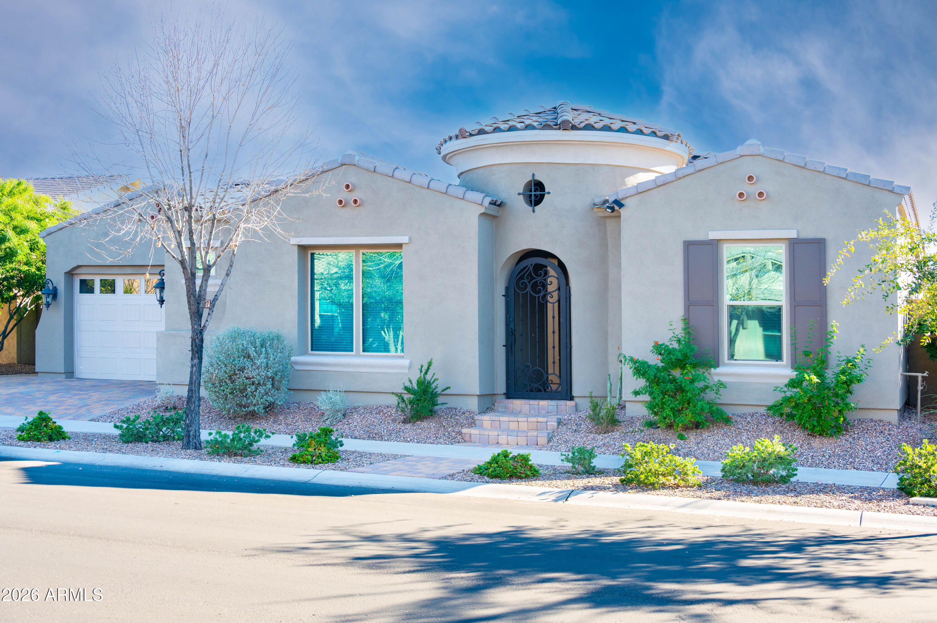 10707 E LUMIERE Avenue